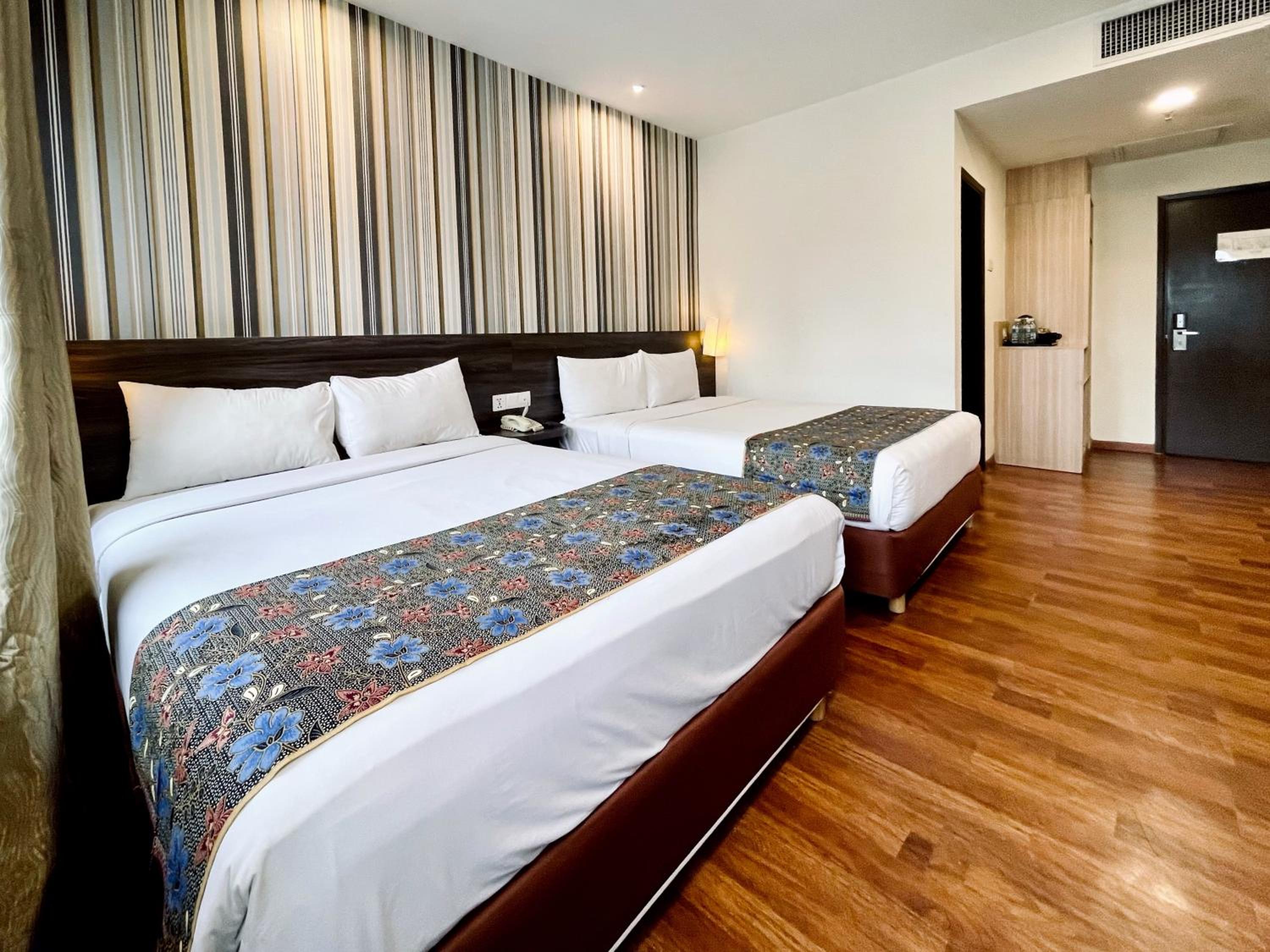 Quadruple Room with Bath