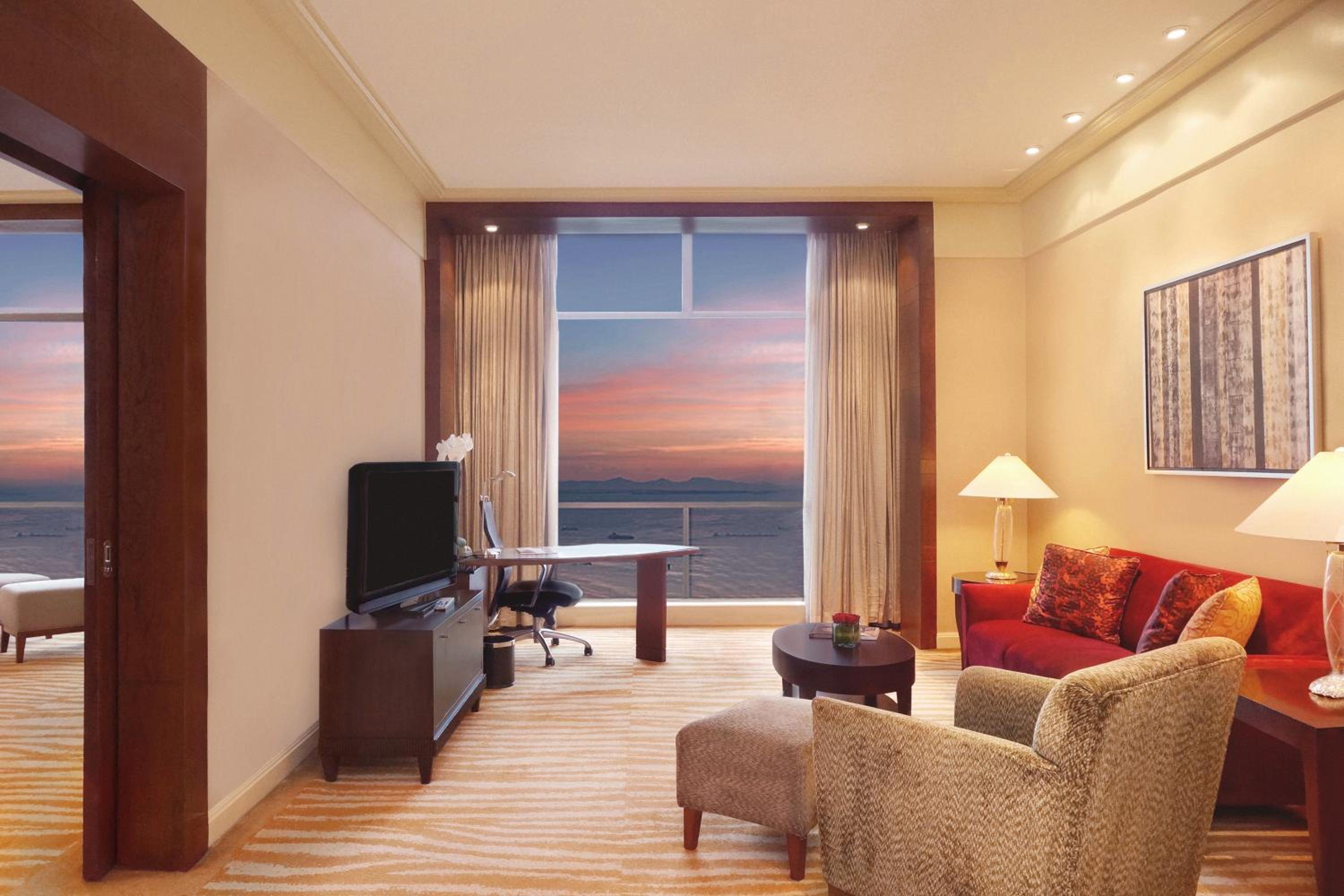 Bay View Suite