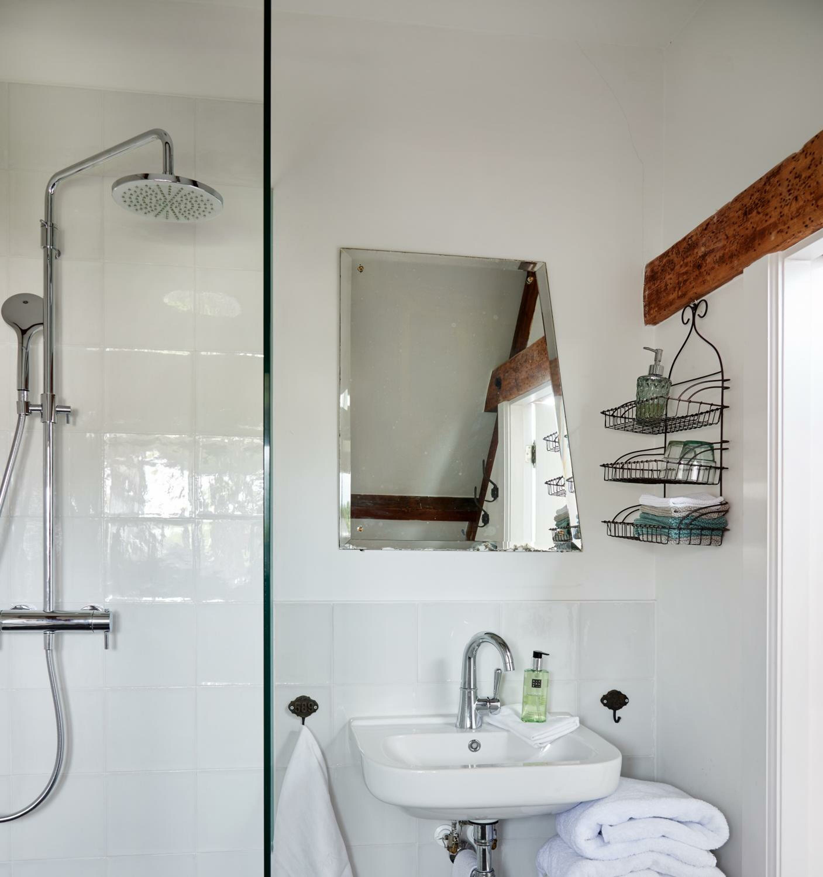 Deluxe Double Room with Shower