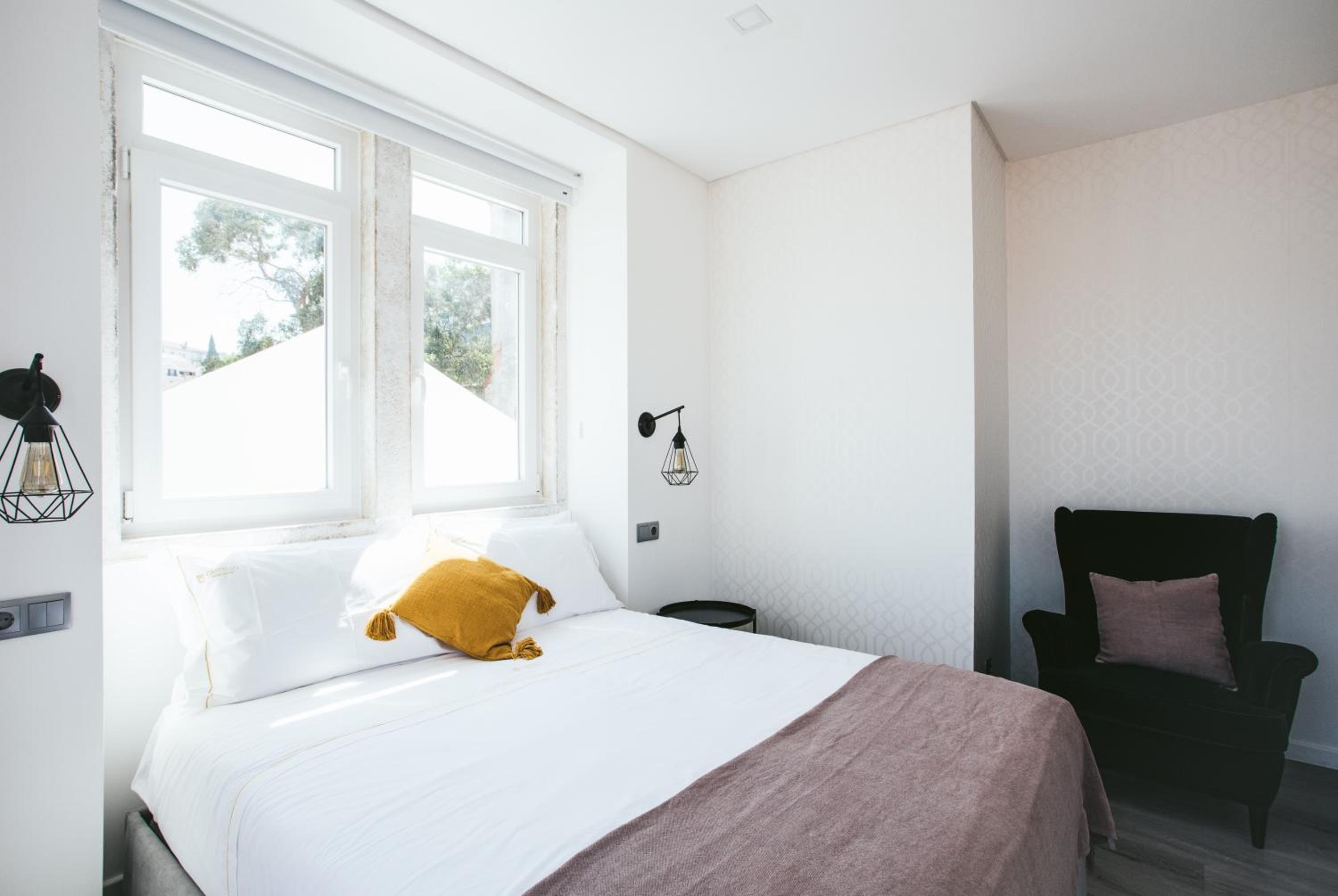 Deluxe One-Bedroom Apartment with Balcony and View