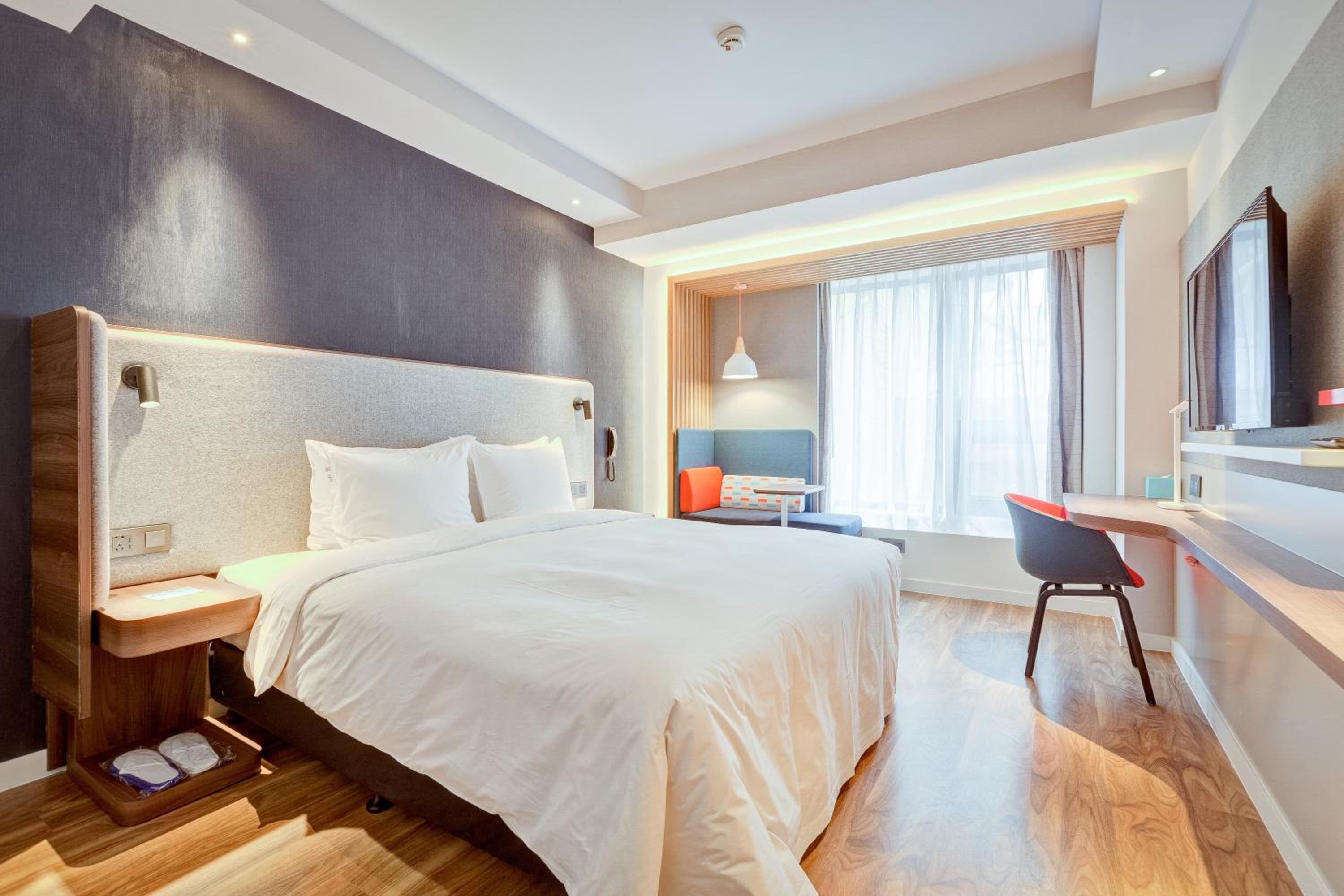 Standard King Room