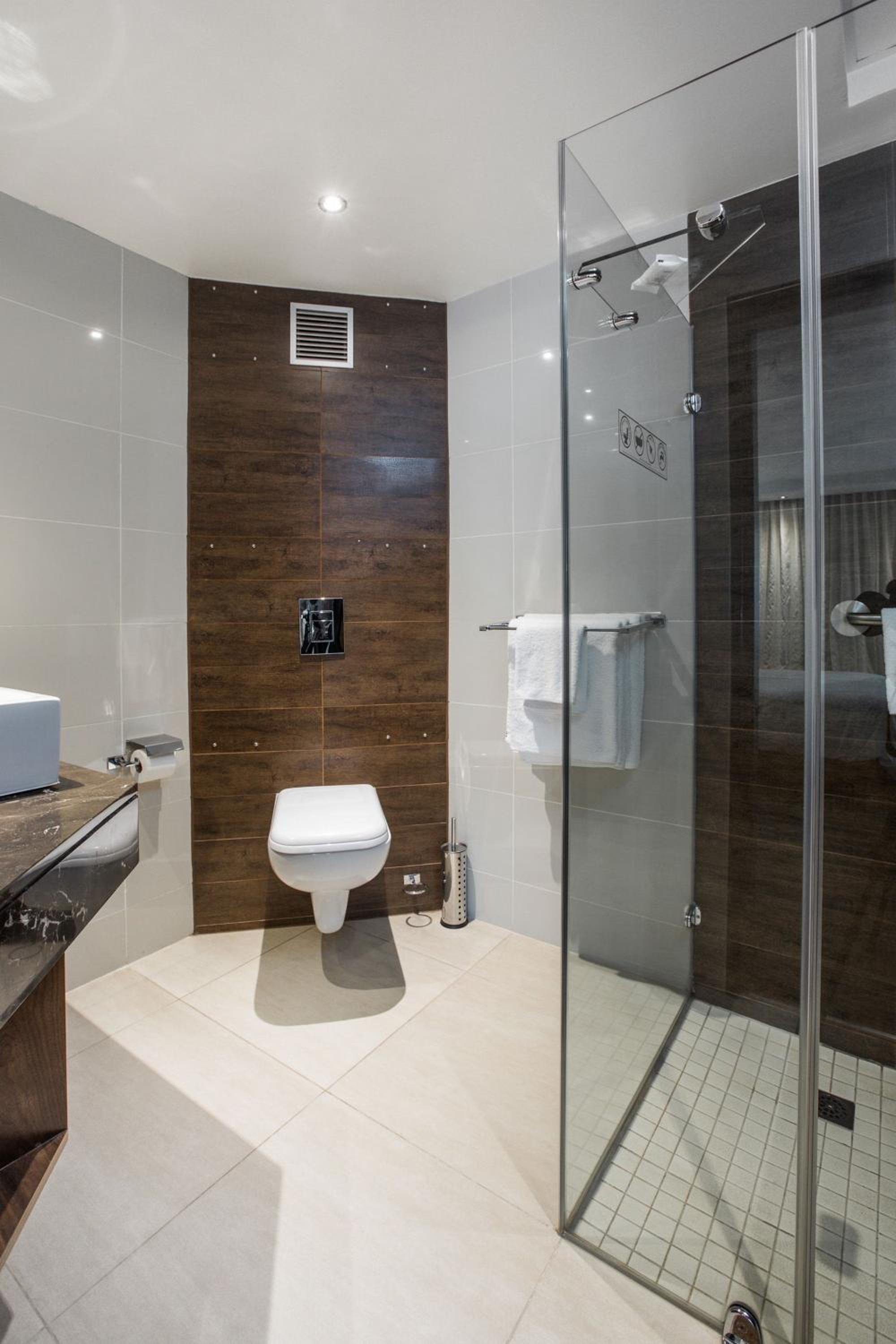 Deluxe Room with King Bed