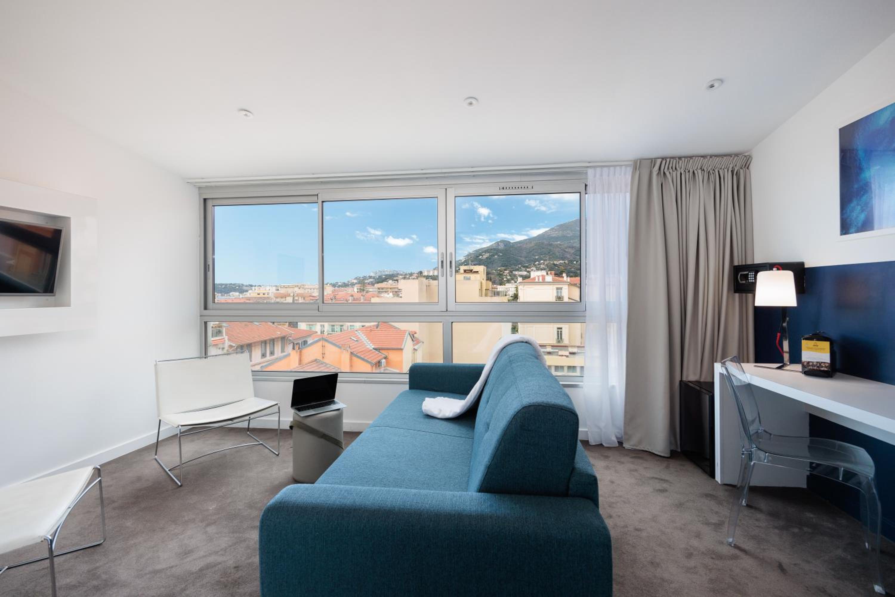 Standard Family Suite