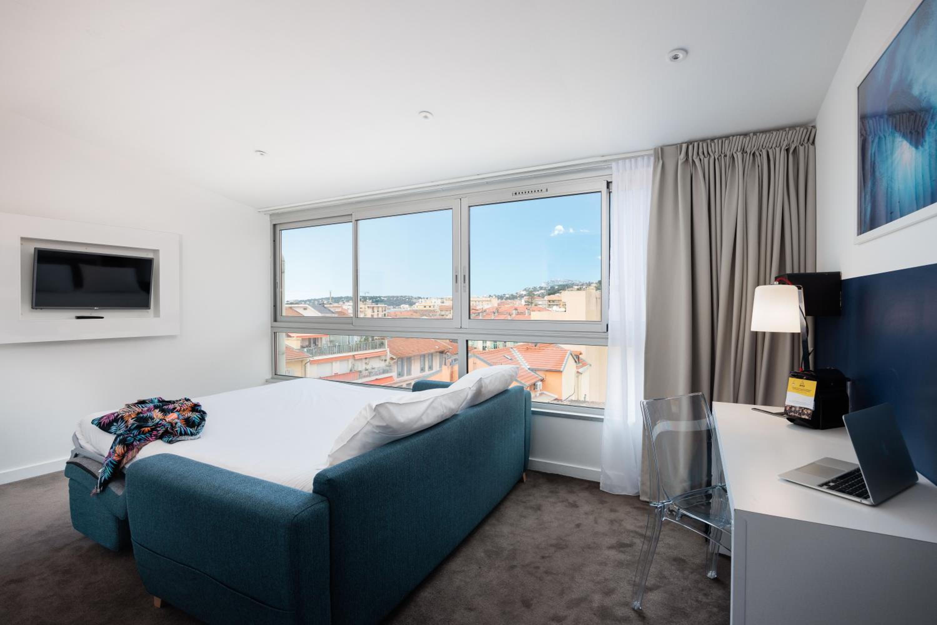 Standard Family Suite