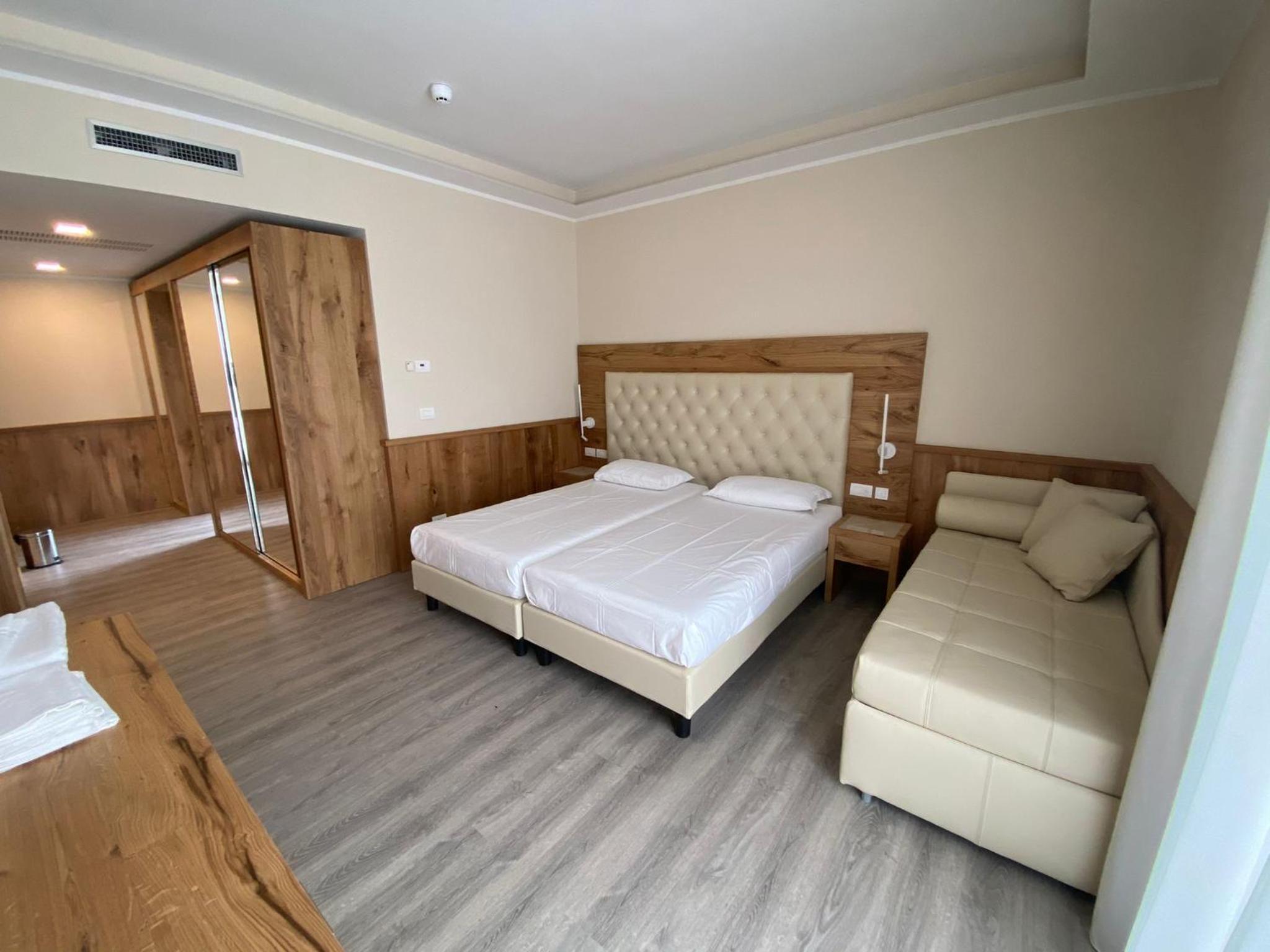 Suite with Mountain View