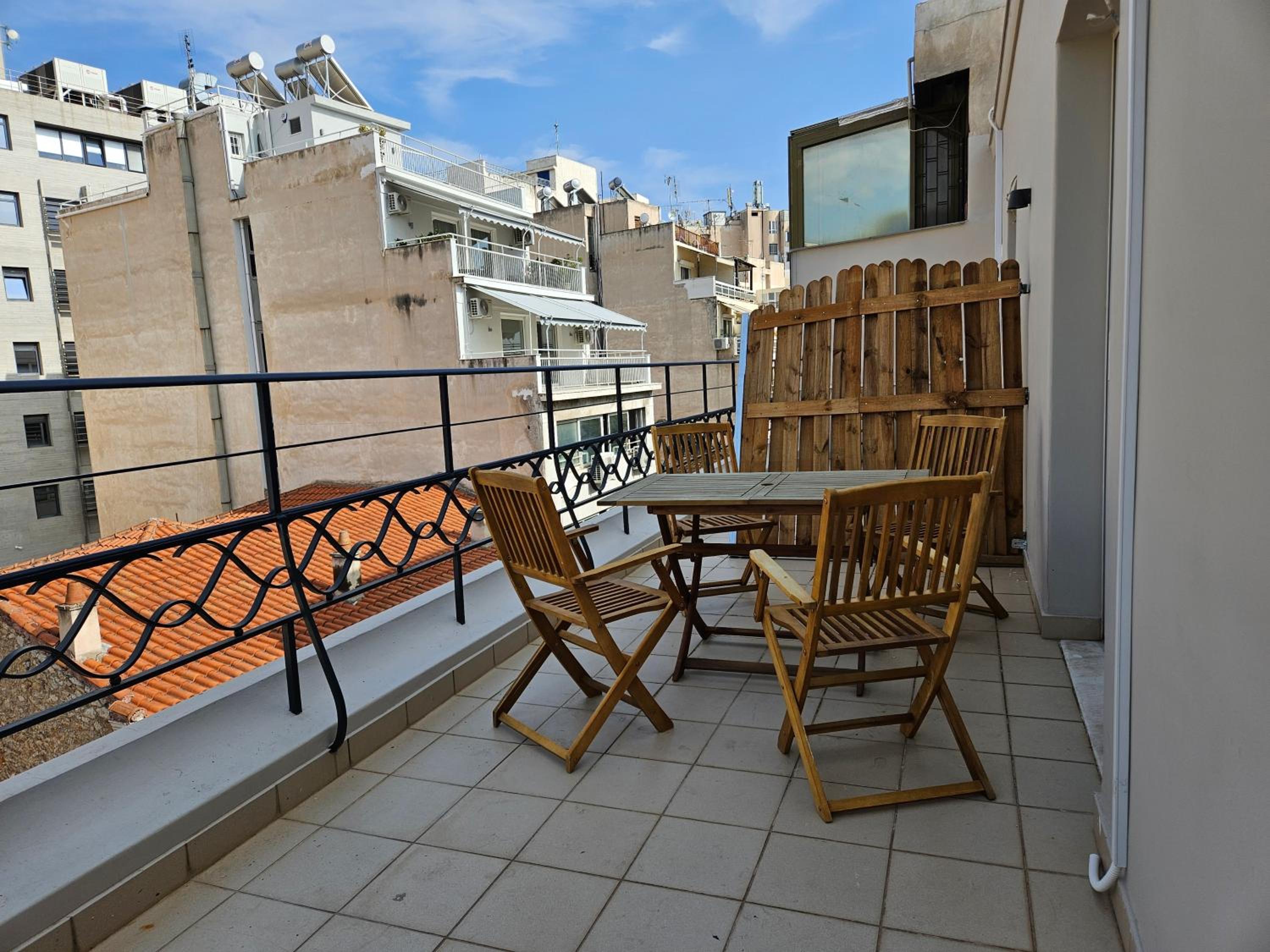 Junior Suite with Terrace & City View | High Floor