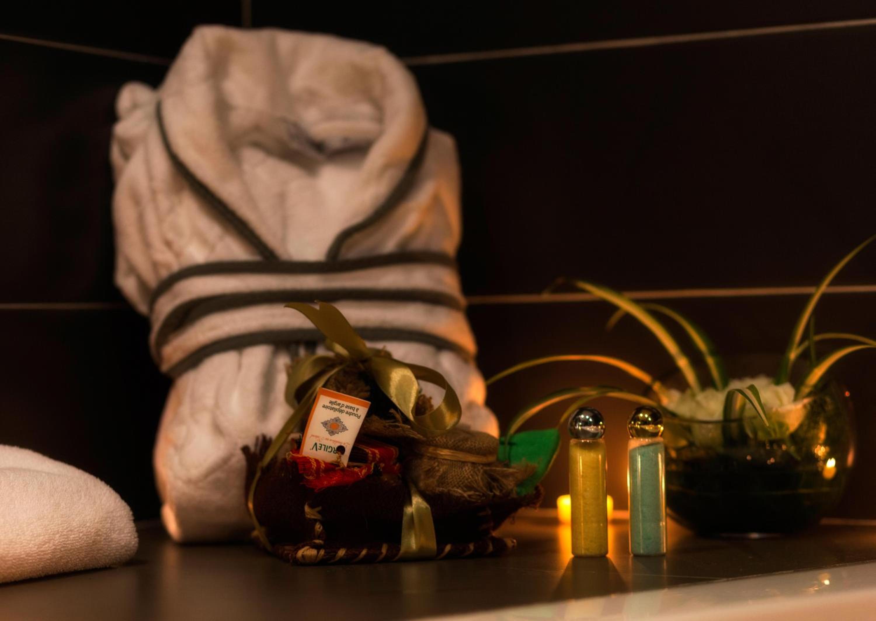 Superior King Room with City View