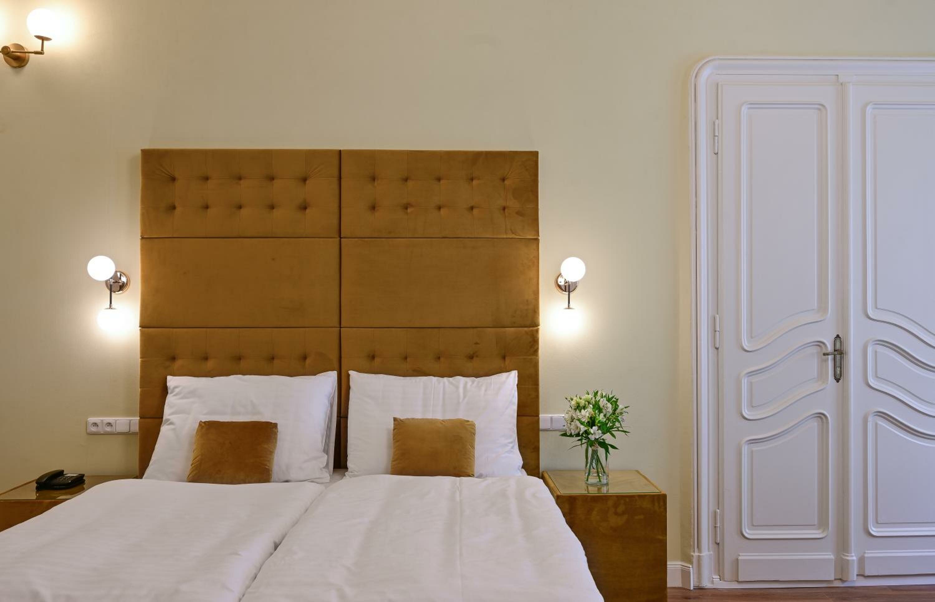 Superior Suite with Street View