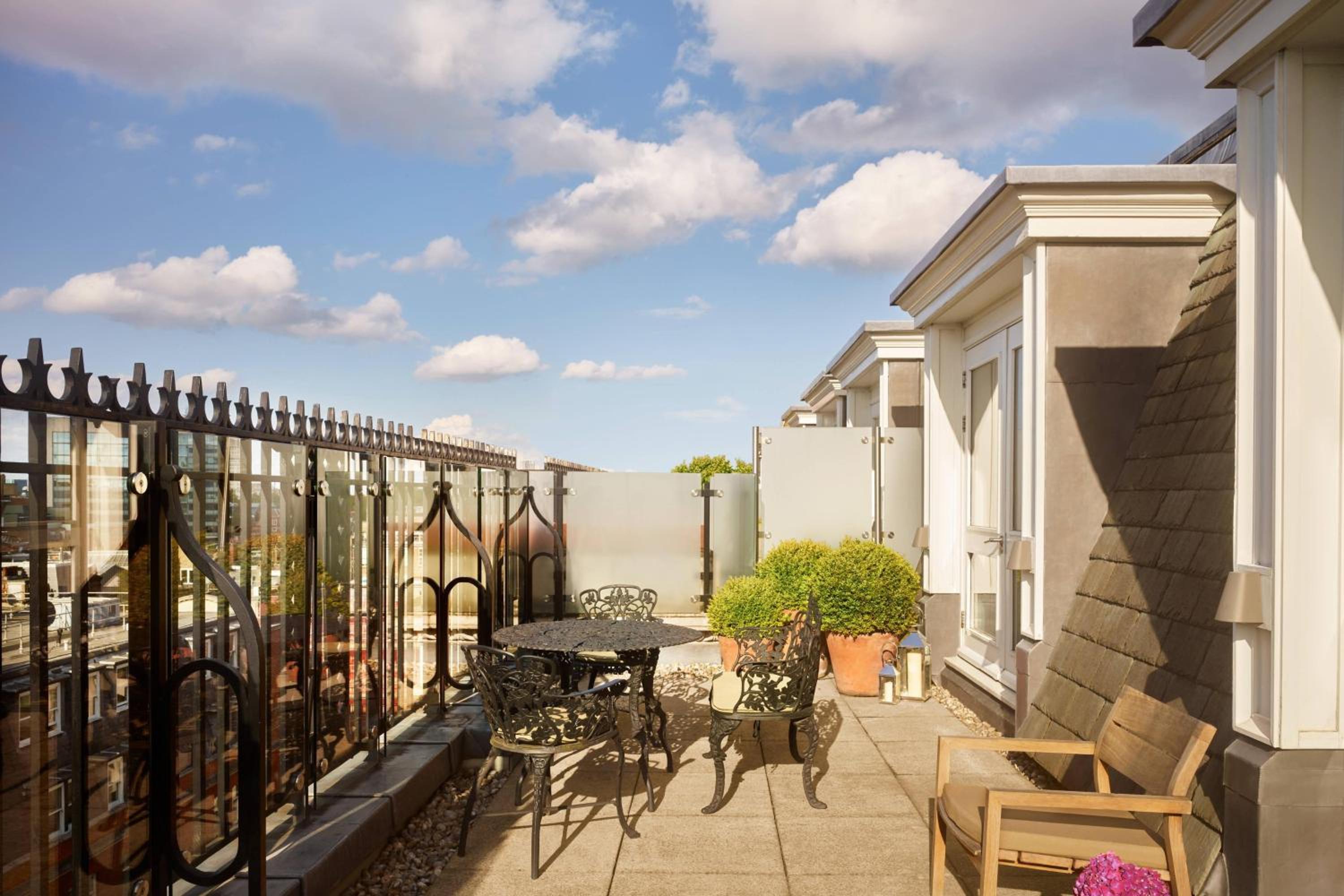 Premier Terrace, Guest room, 1 Queen, Terrace level