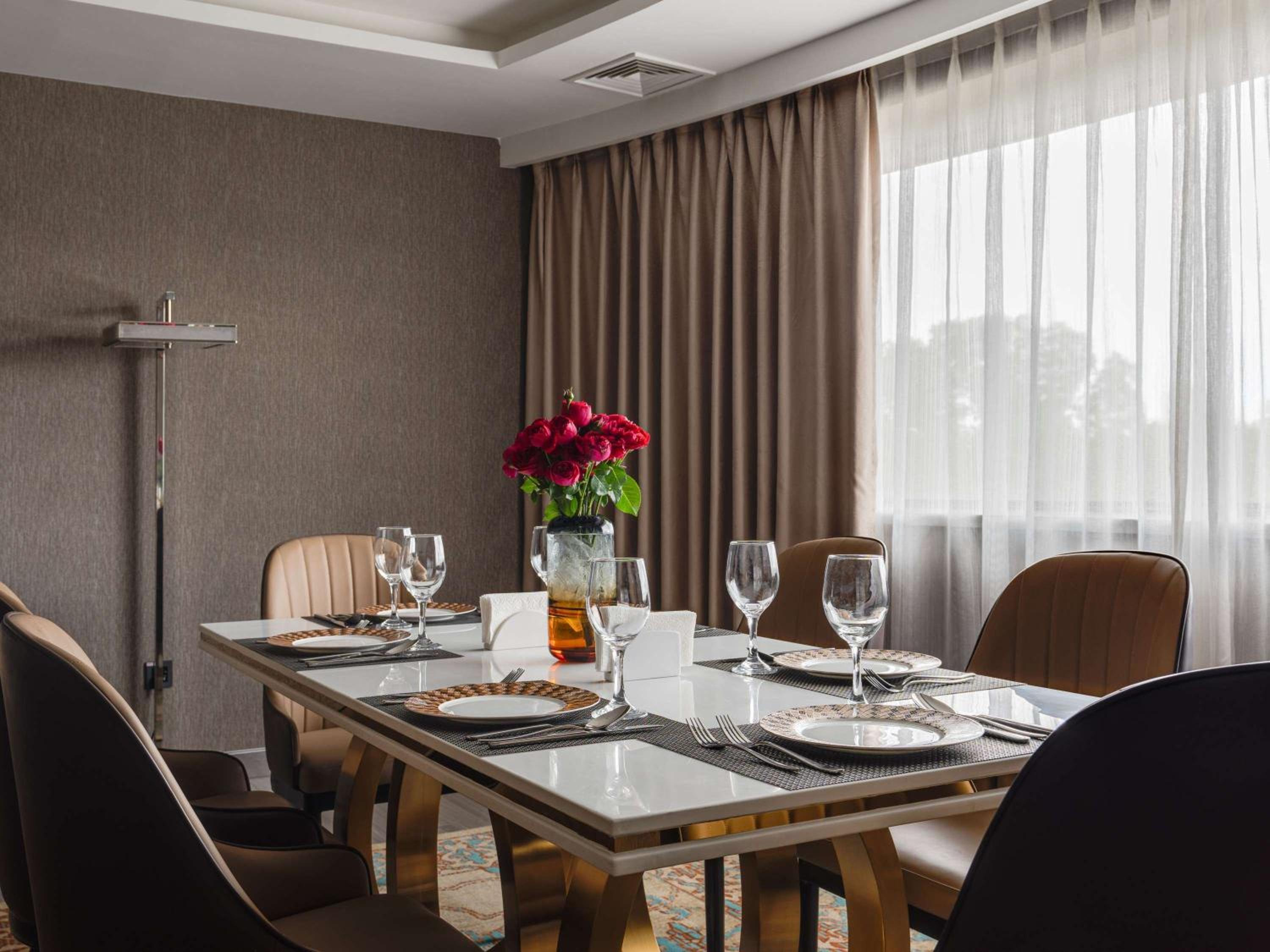 Apartment with One Double and Two Twin Beds