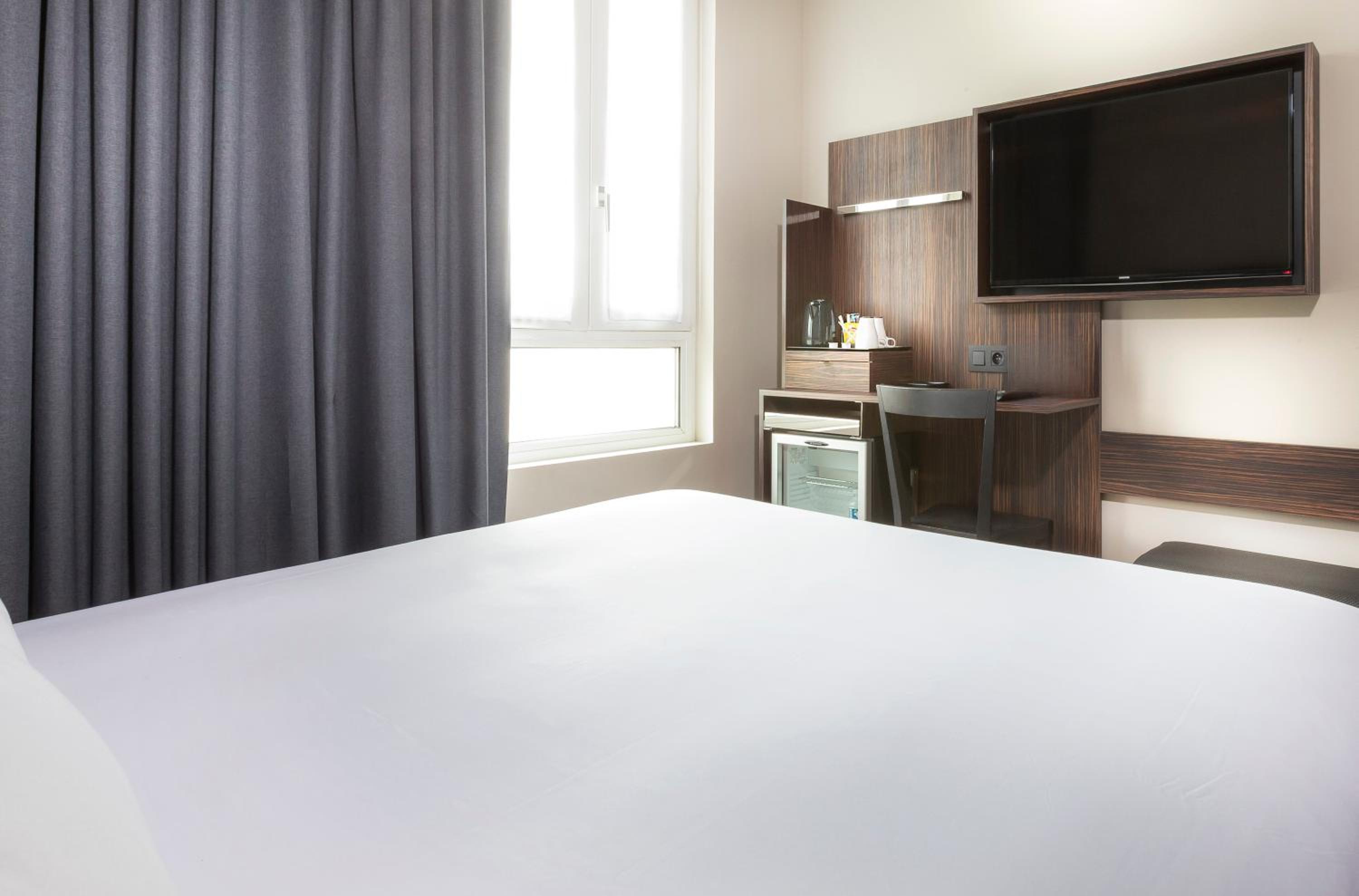 Comfort Room with Courtyard View