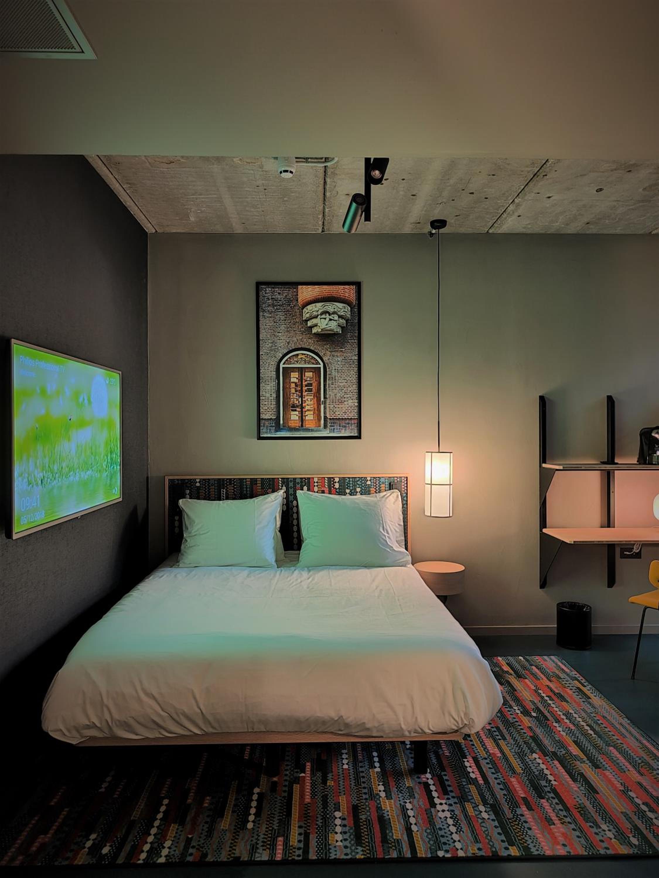 Double Room With Indoor View (Accessible Bathroom)