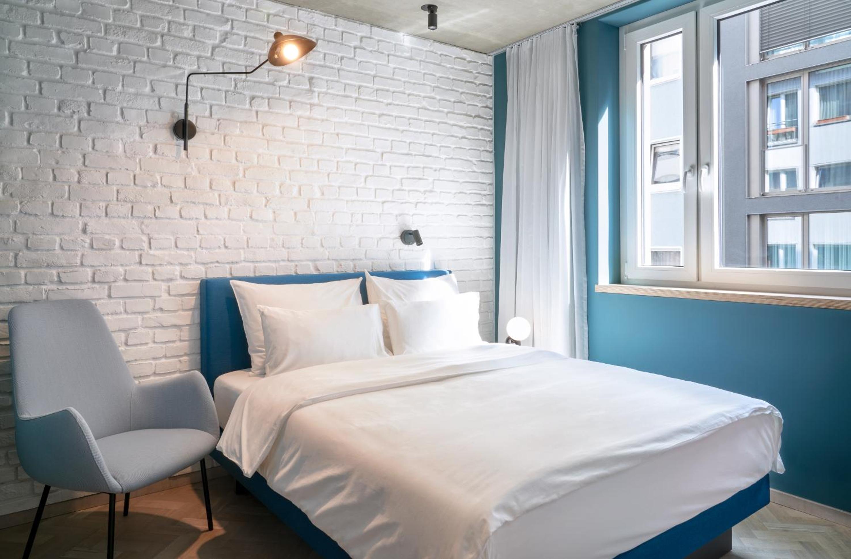Large Double Room - "Urban Space"