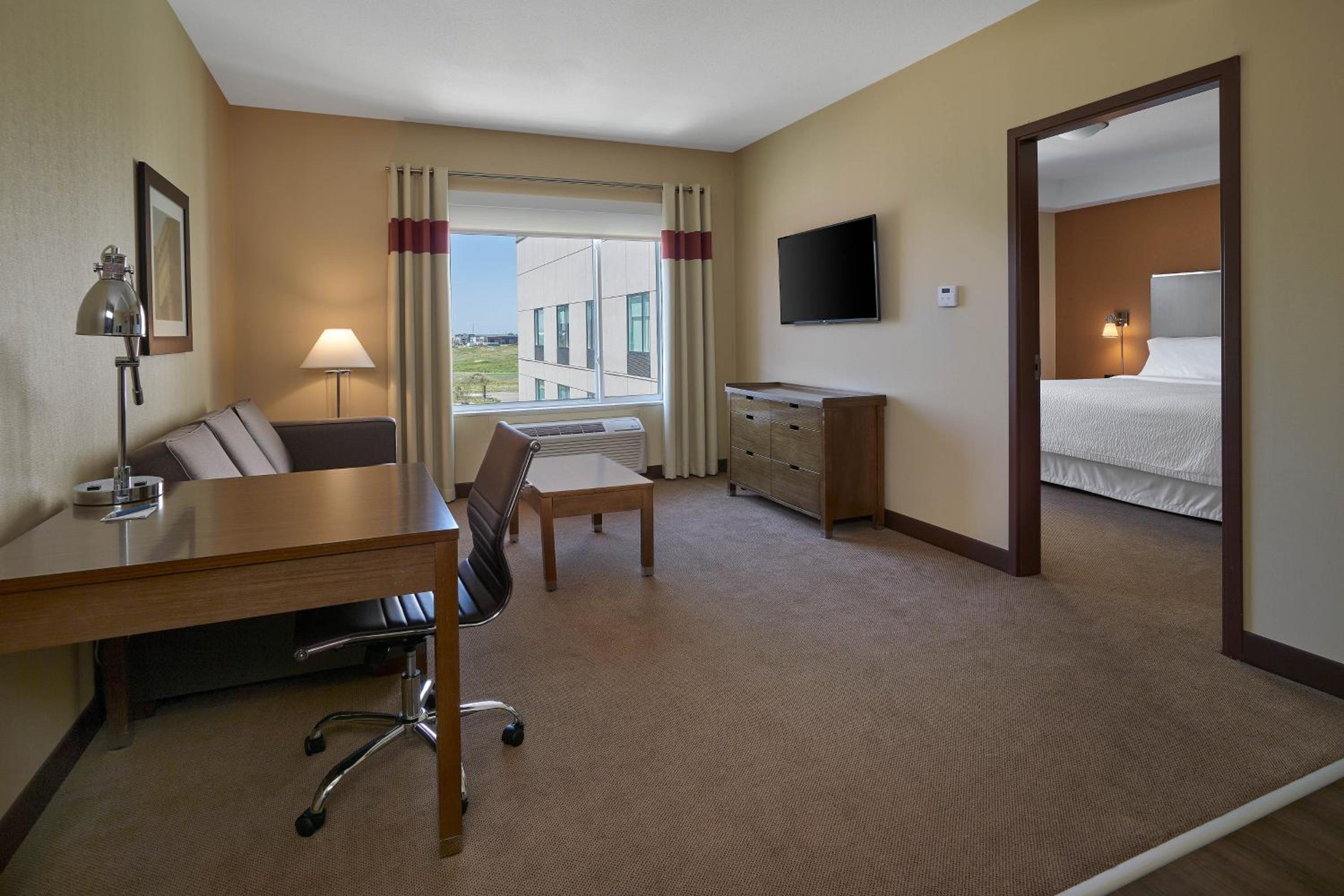 1 Bedroom Suite, 1 King, Sofa bed