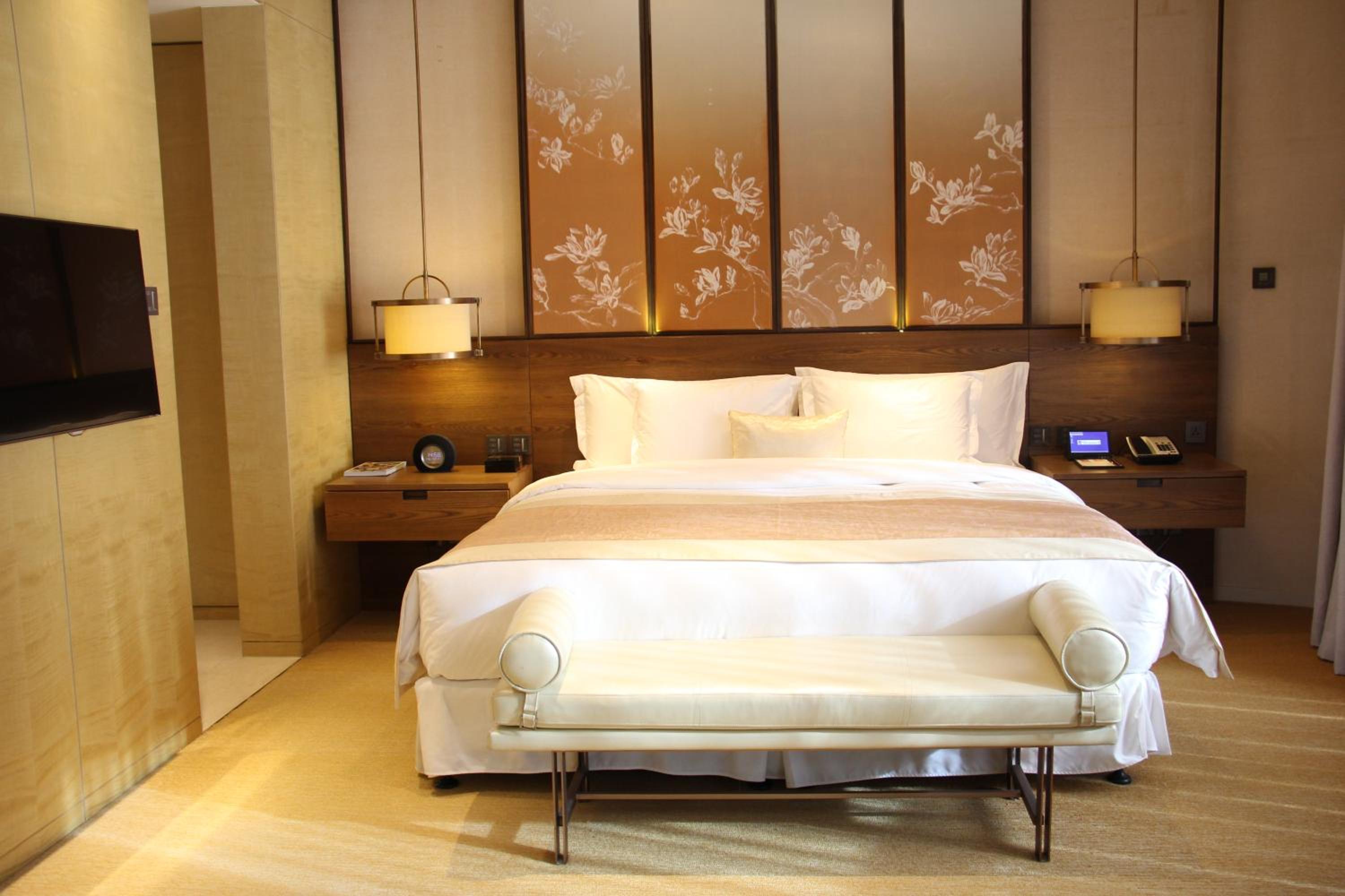 Premium King Room with Courtyard View