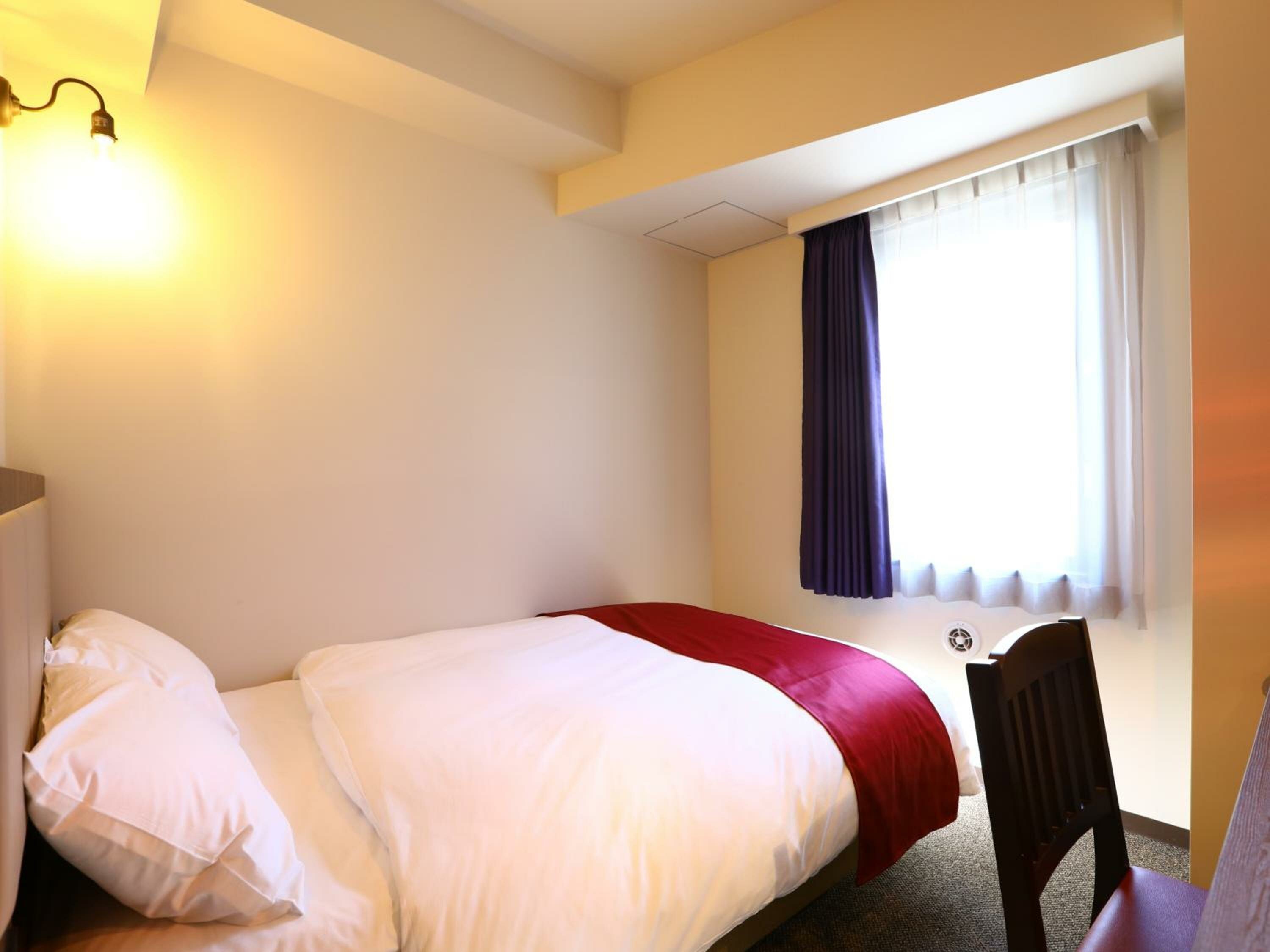 Small Double Room - Non-Smoking