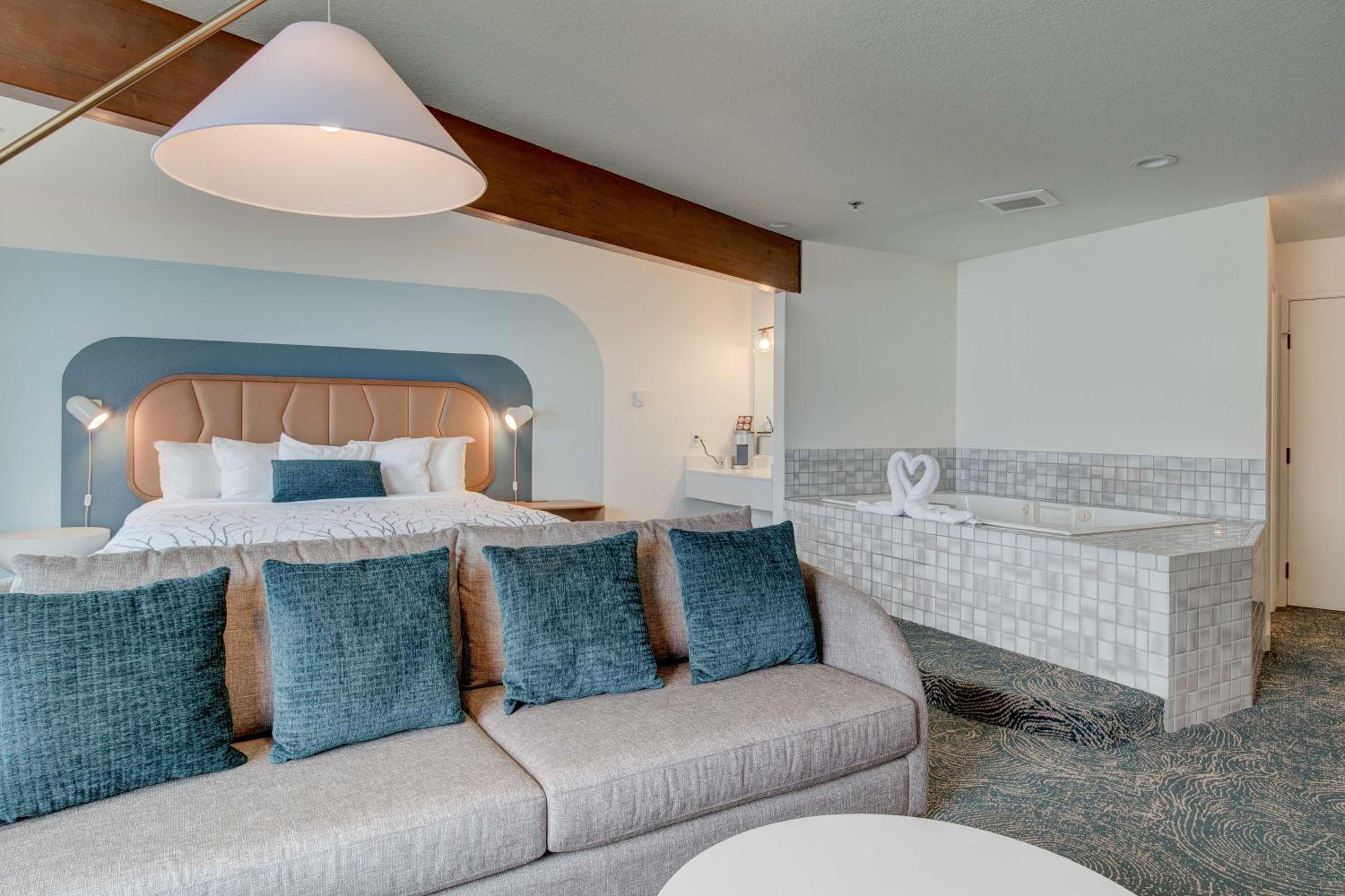 King Suite with Jacuzzi - Ocean View