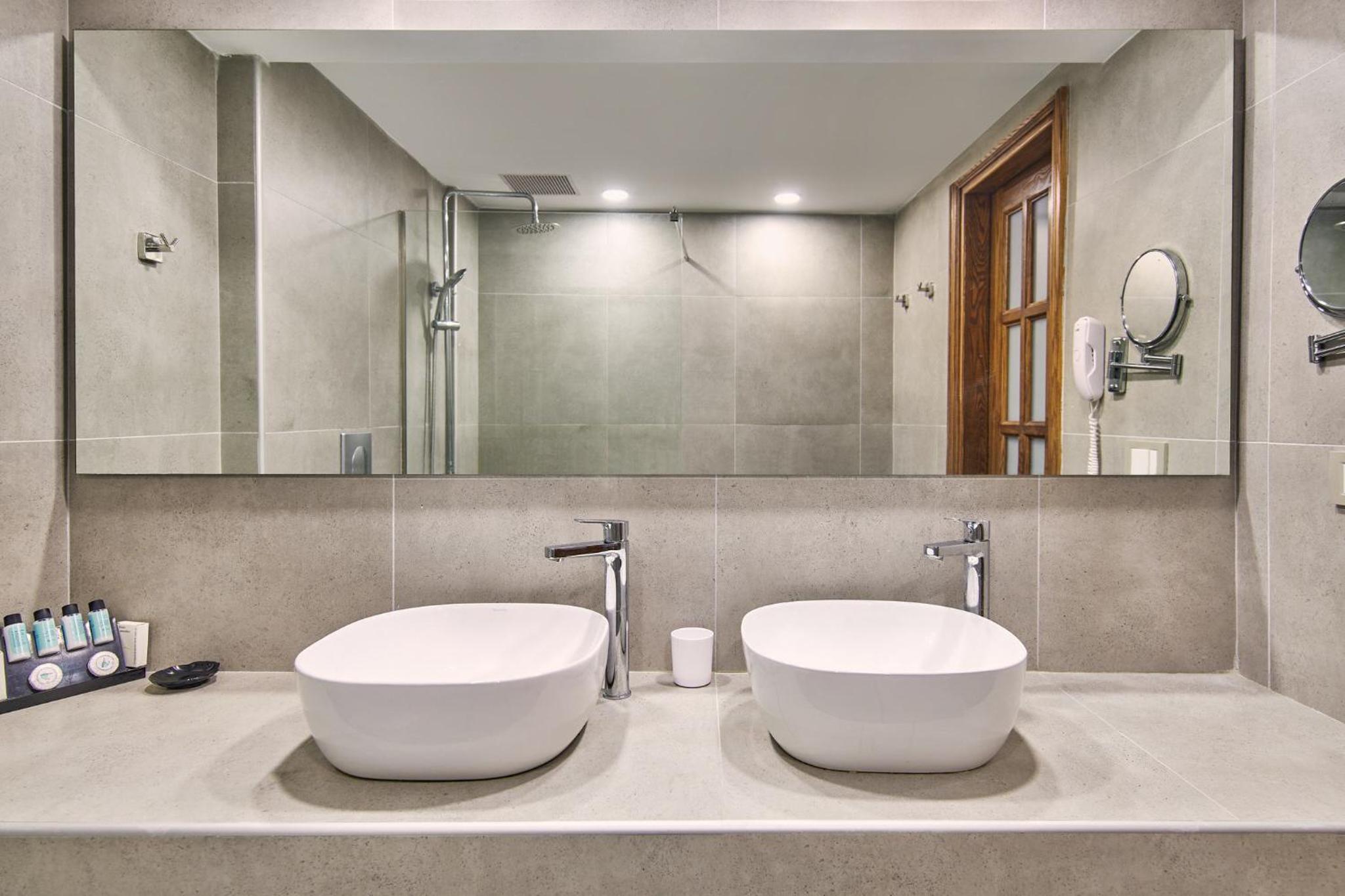 Standard Family Room with Pool View