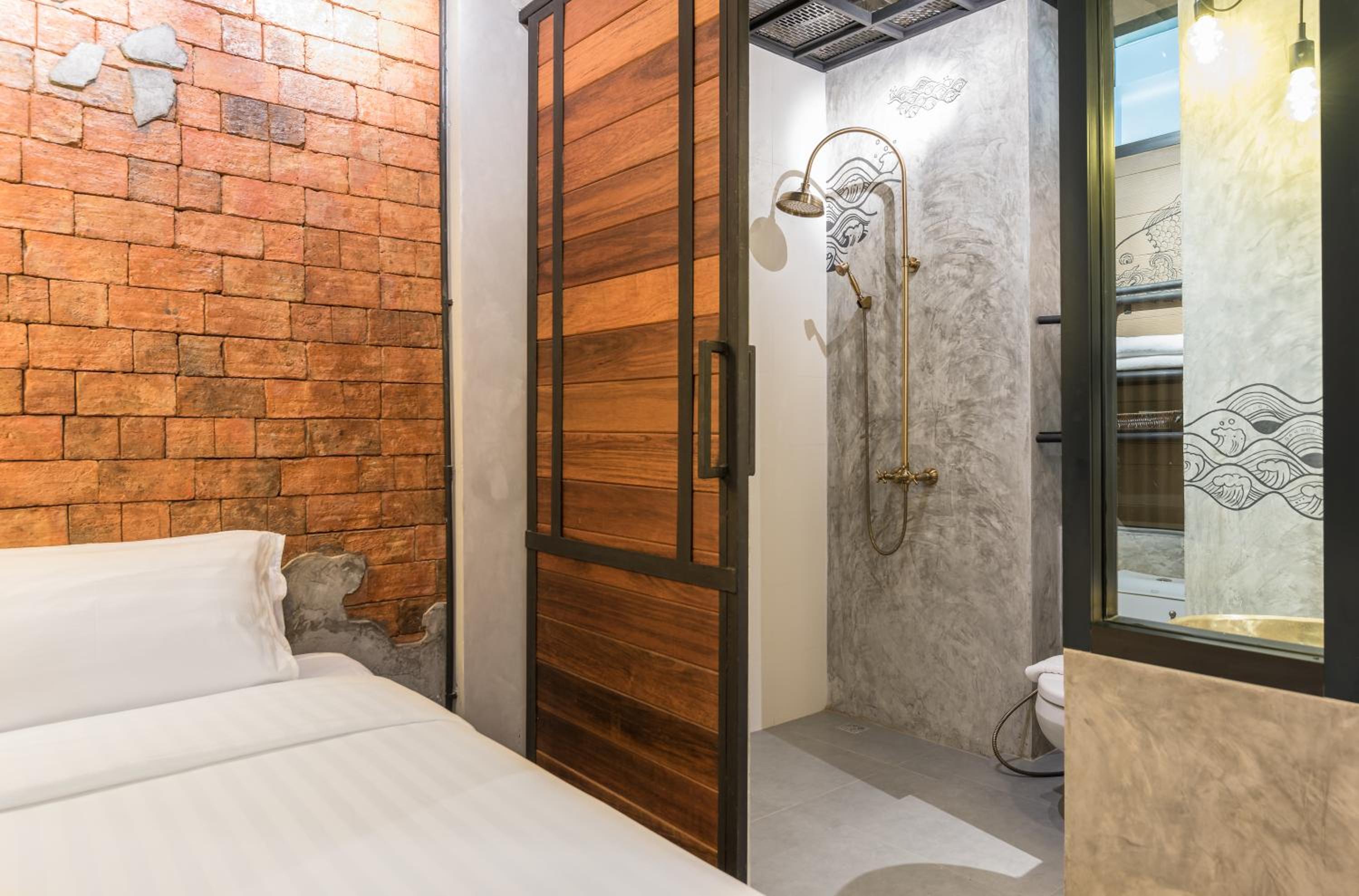 Deluxe Double or Twin Room with Balcony