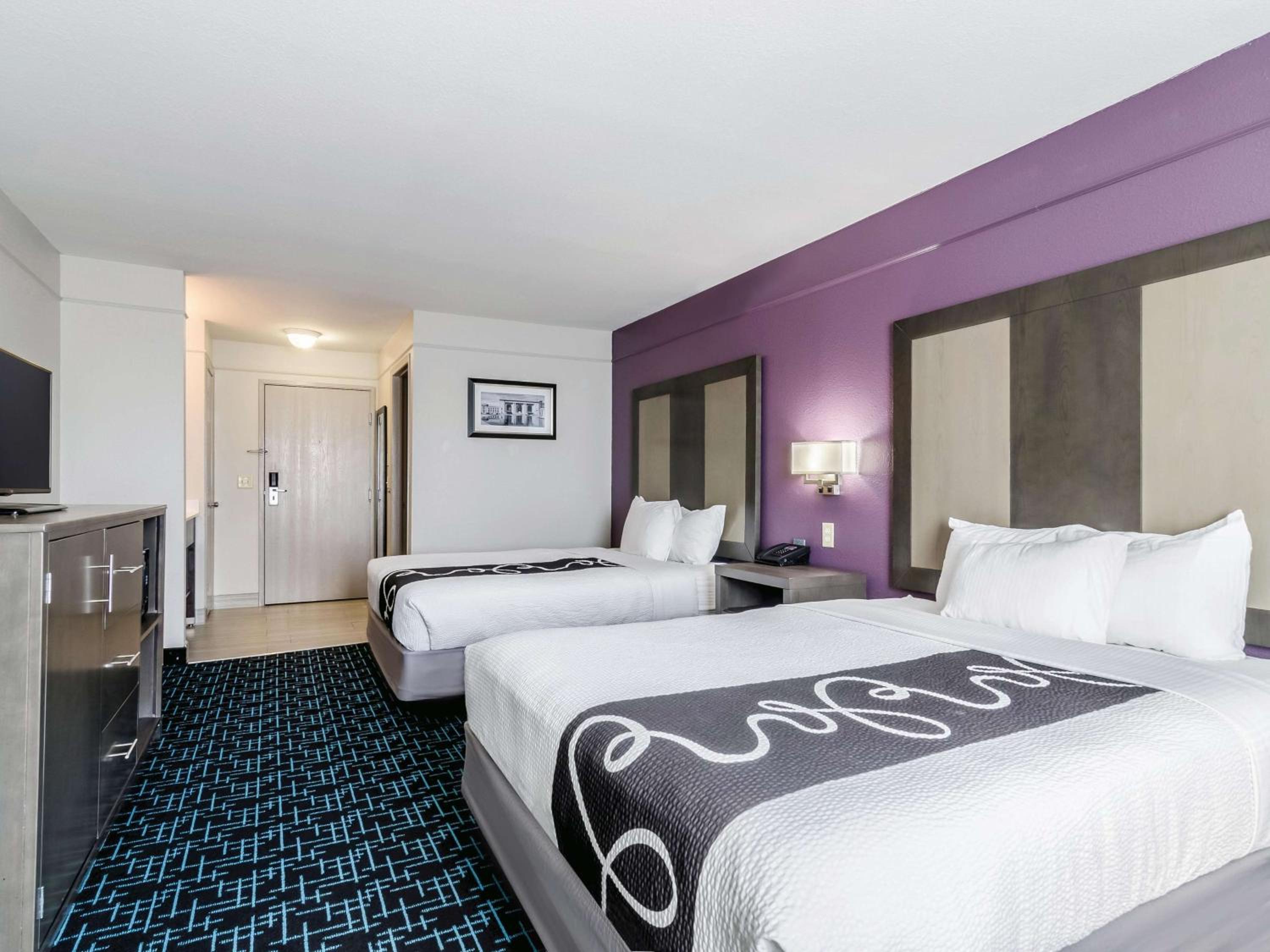 3 Queen Beds, Executive Room, Non-Smoking