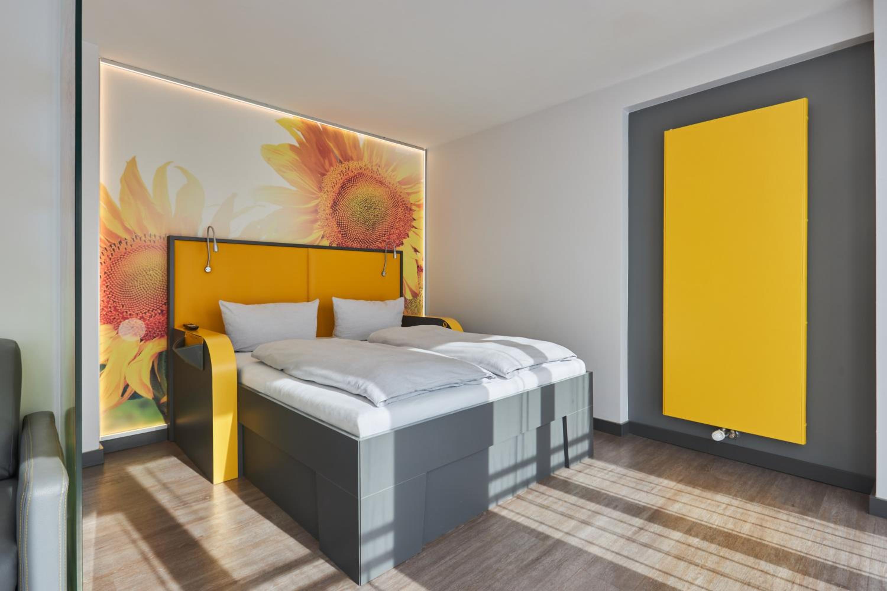 Triple Room (69 ft²)