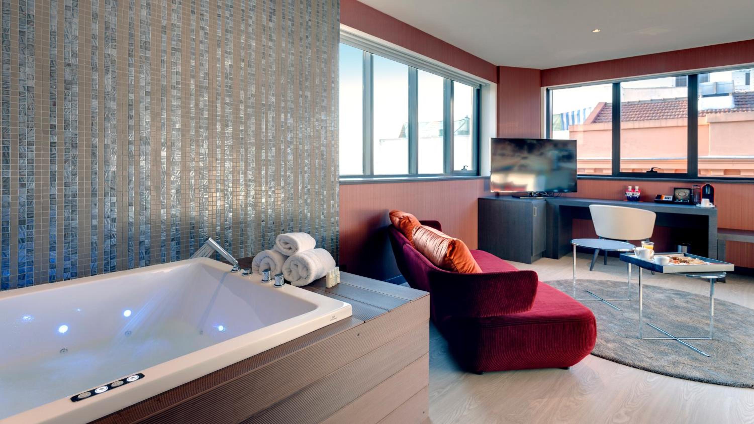 King Suite with Panoramic View