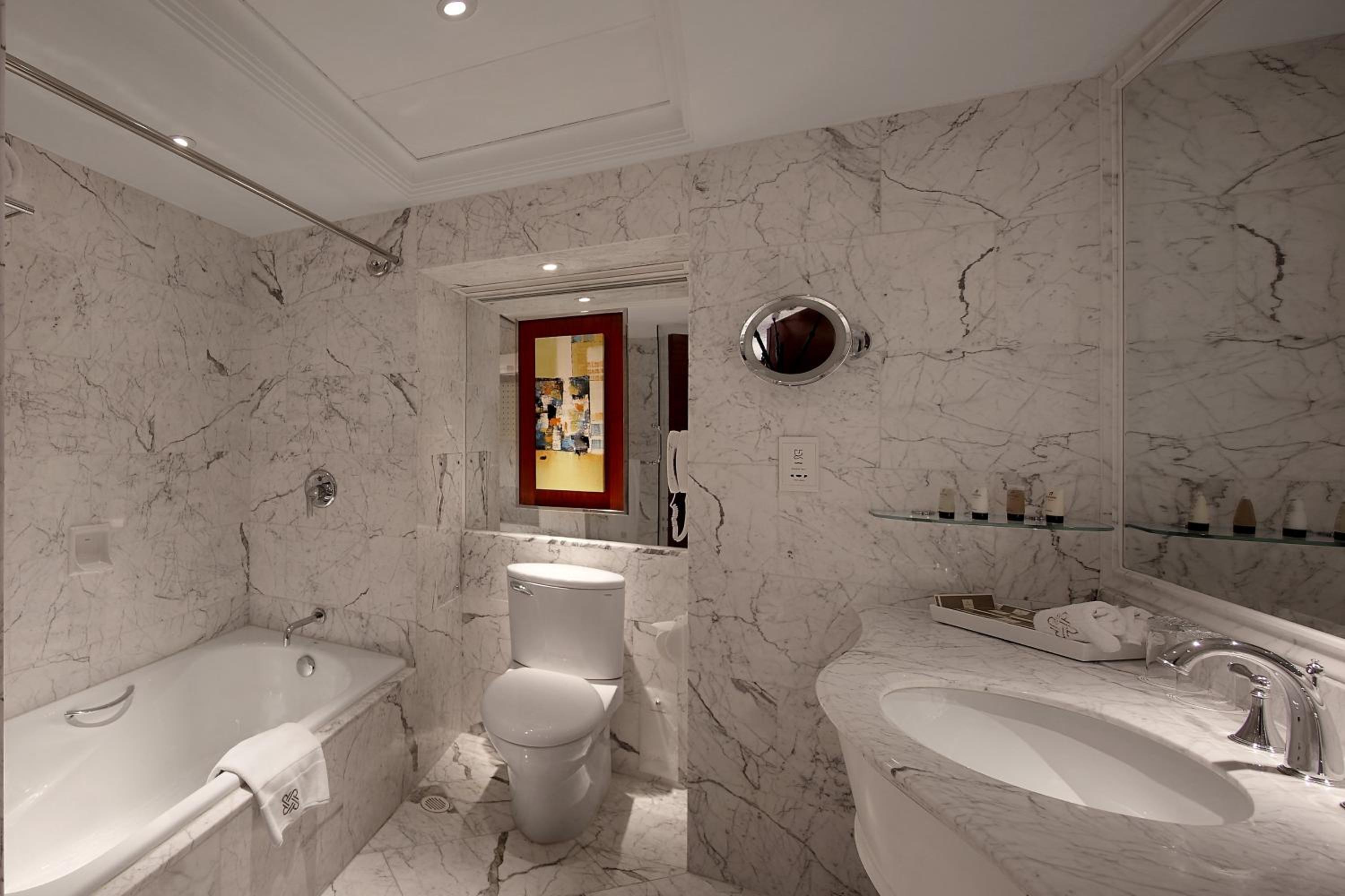 Royal Premier King Room with 2 Breakfasts, 2 afternoon tea and Lounge Benefits