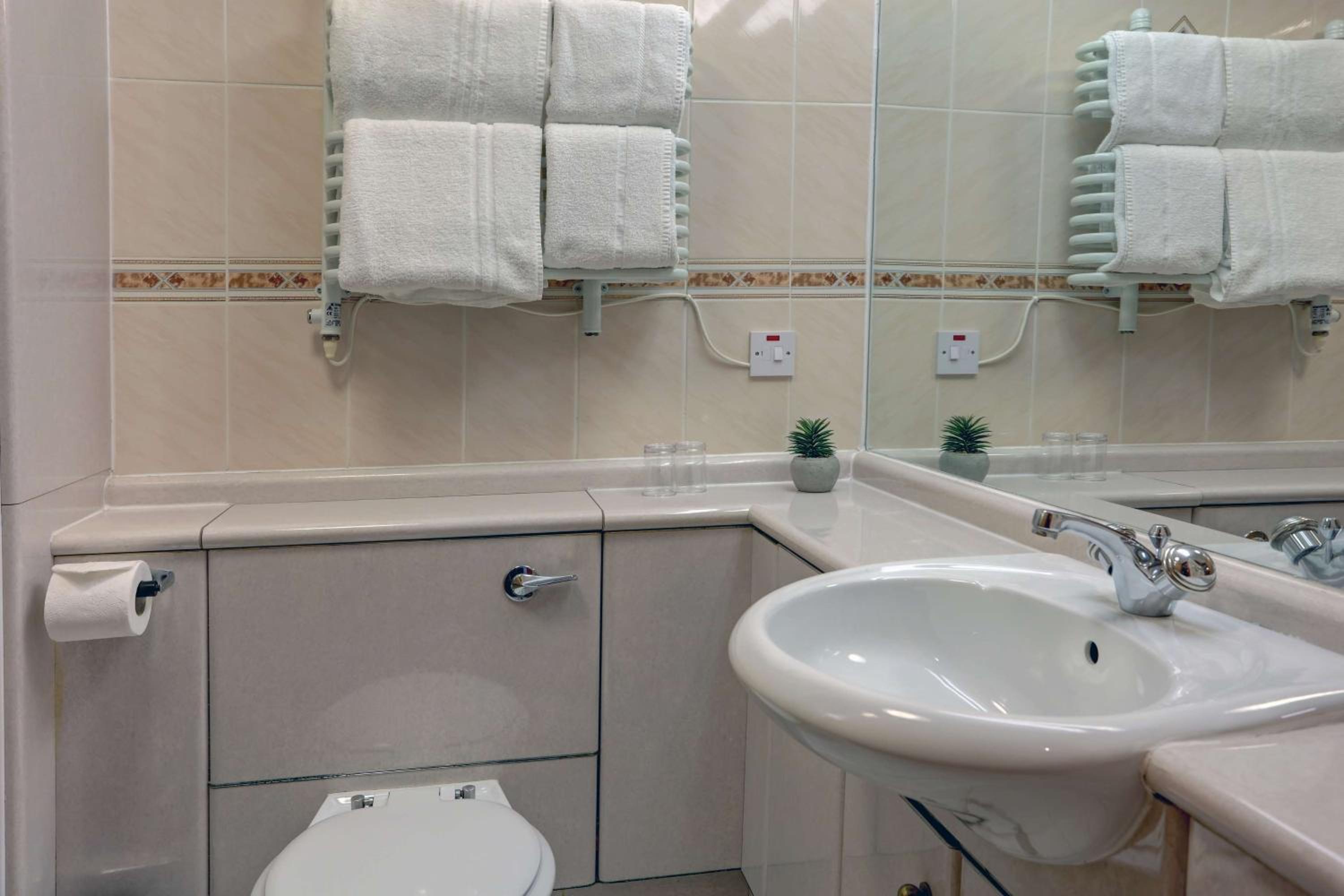 Family King Room - Non-Smoking