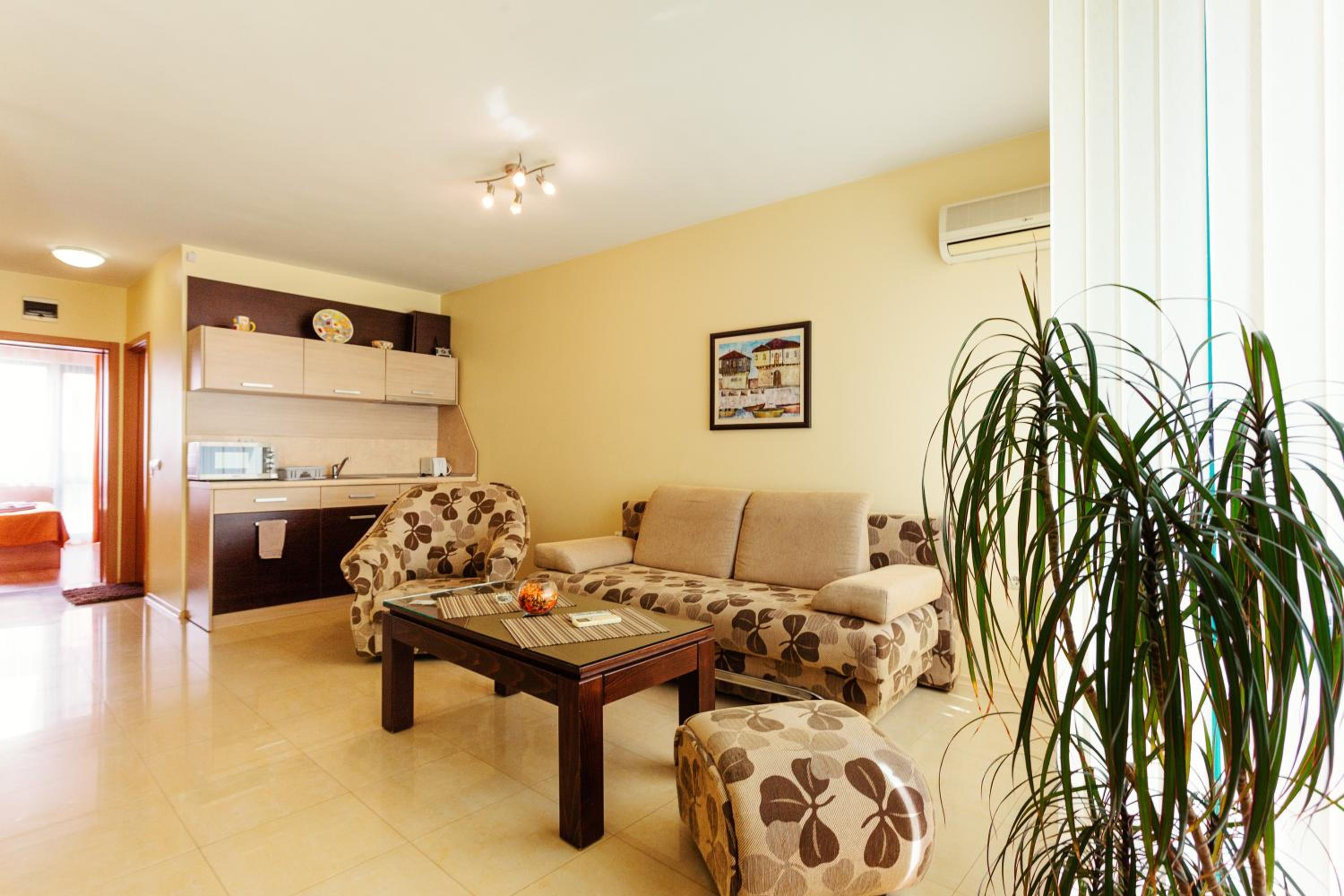 One-Bedroom Apartment