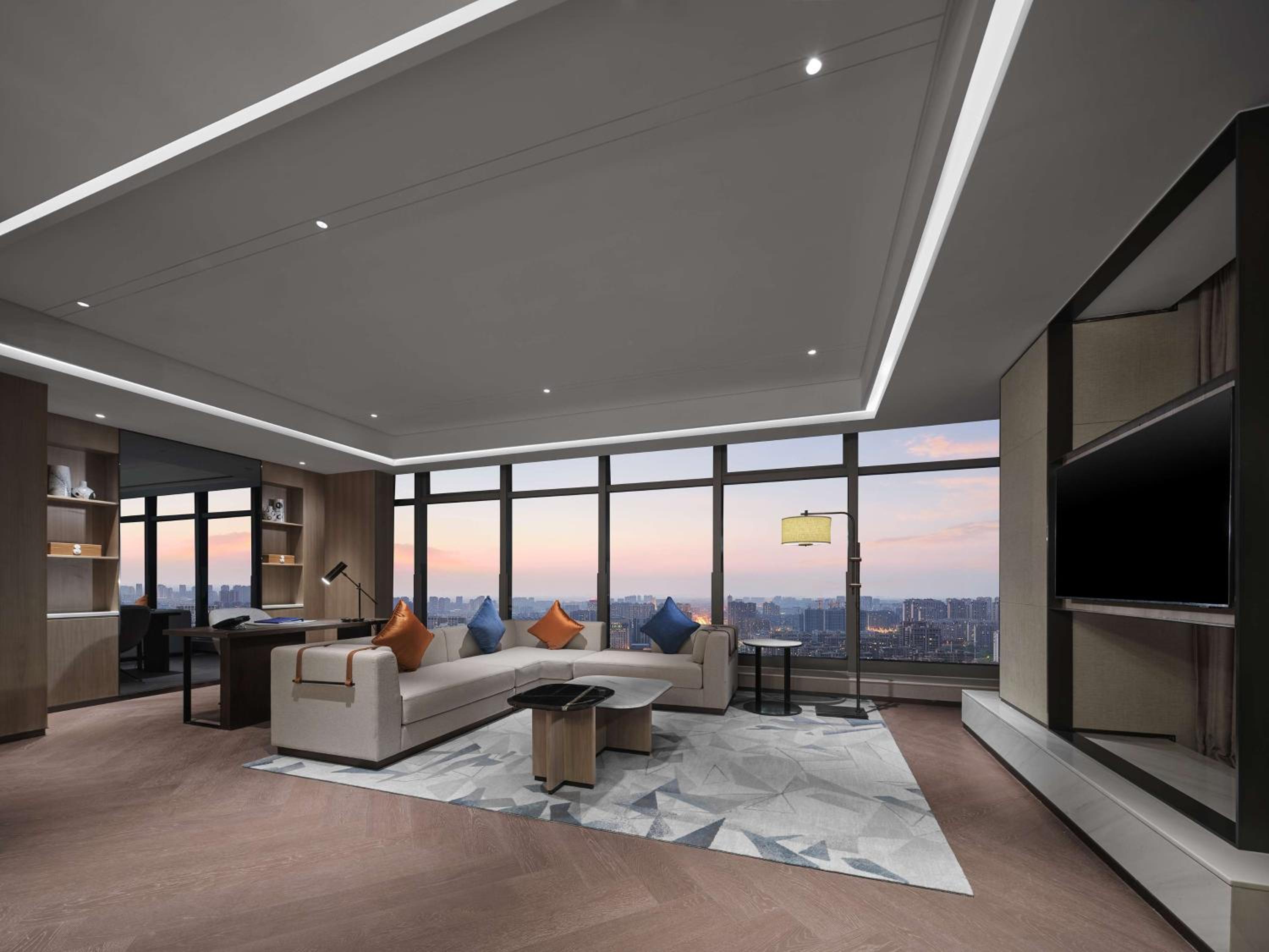 Ambassador King Suite