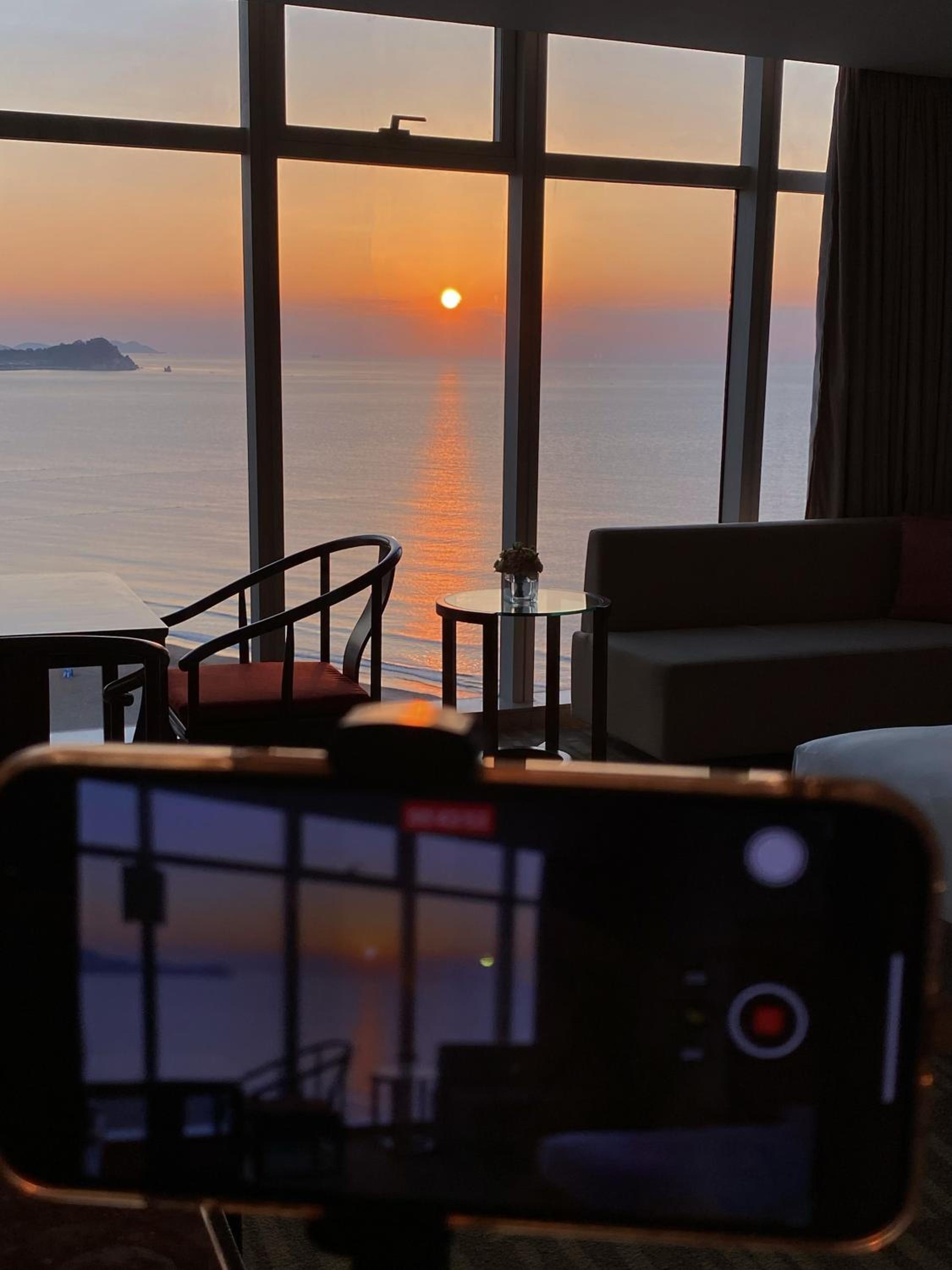 Deluxe King Room with Ocean View
