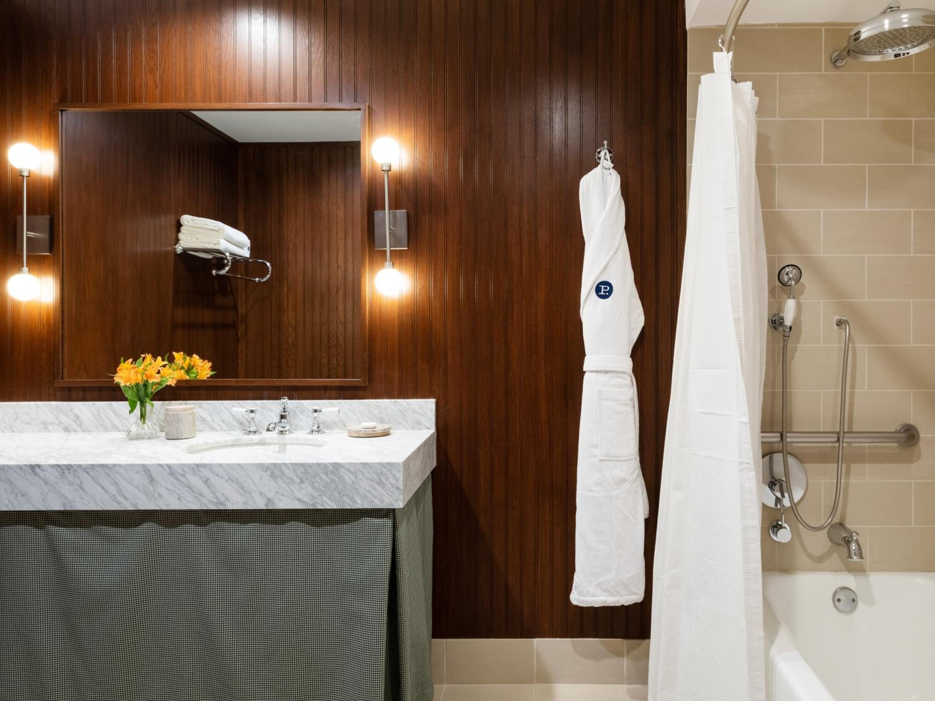 King Room with Roll-In Shower - Disability Access