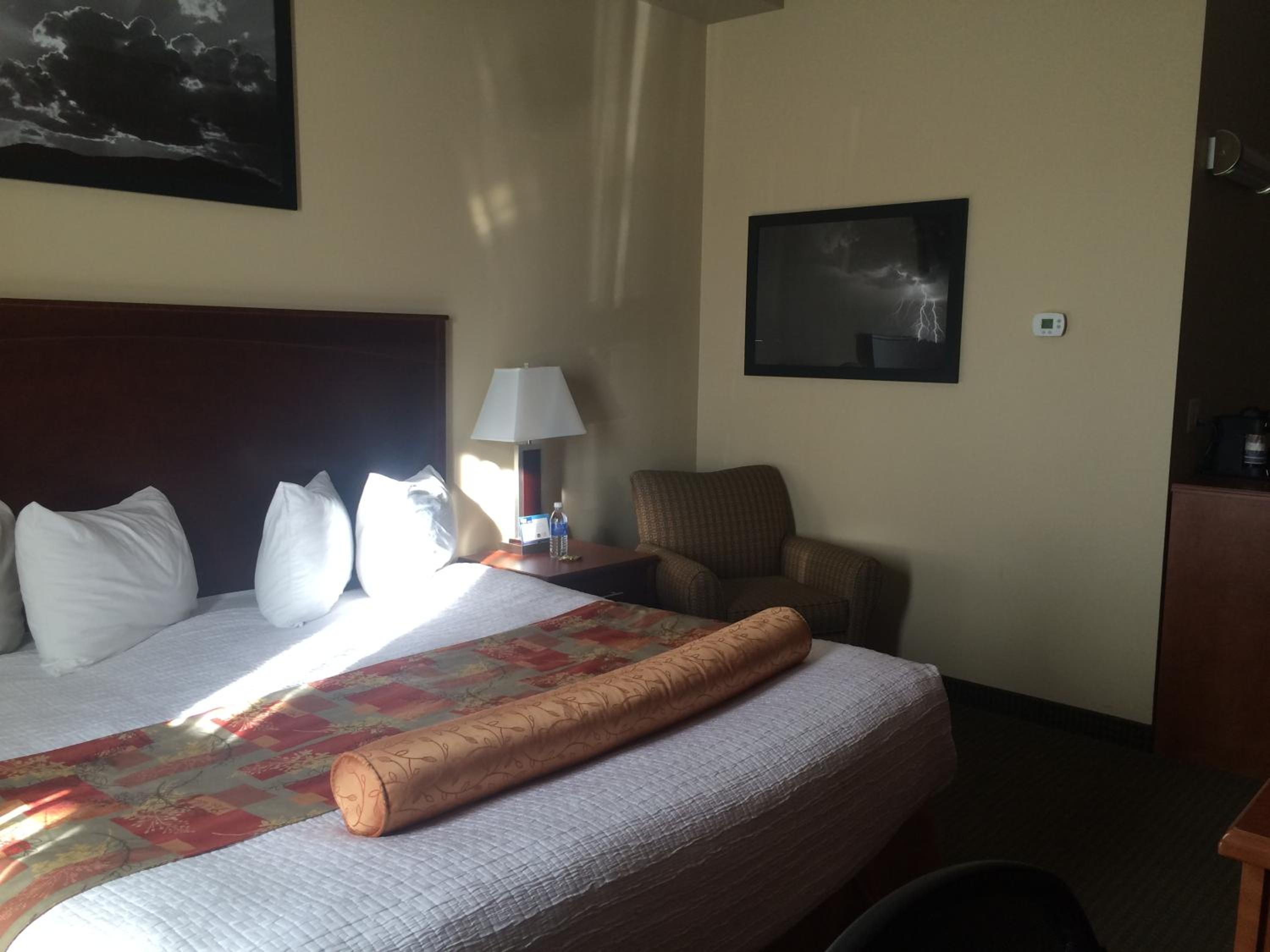 King Suite with Whirlpool - Non-Smoking