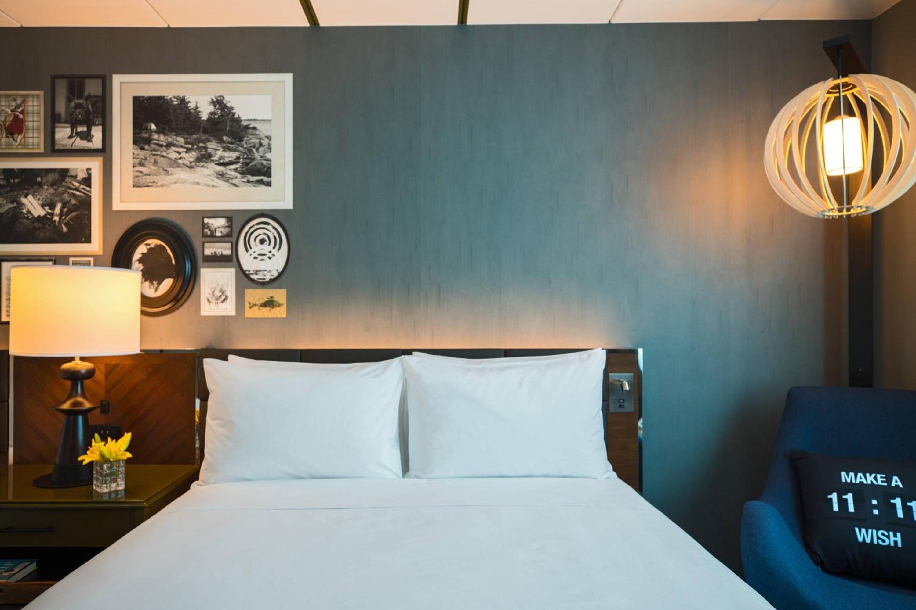 Queen Room with Two Queen Beds - Hearing Accessible