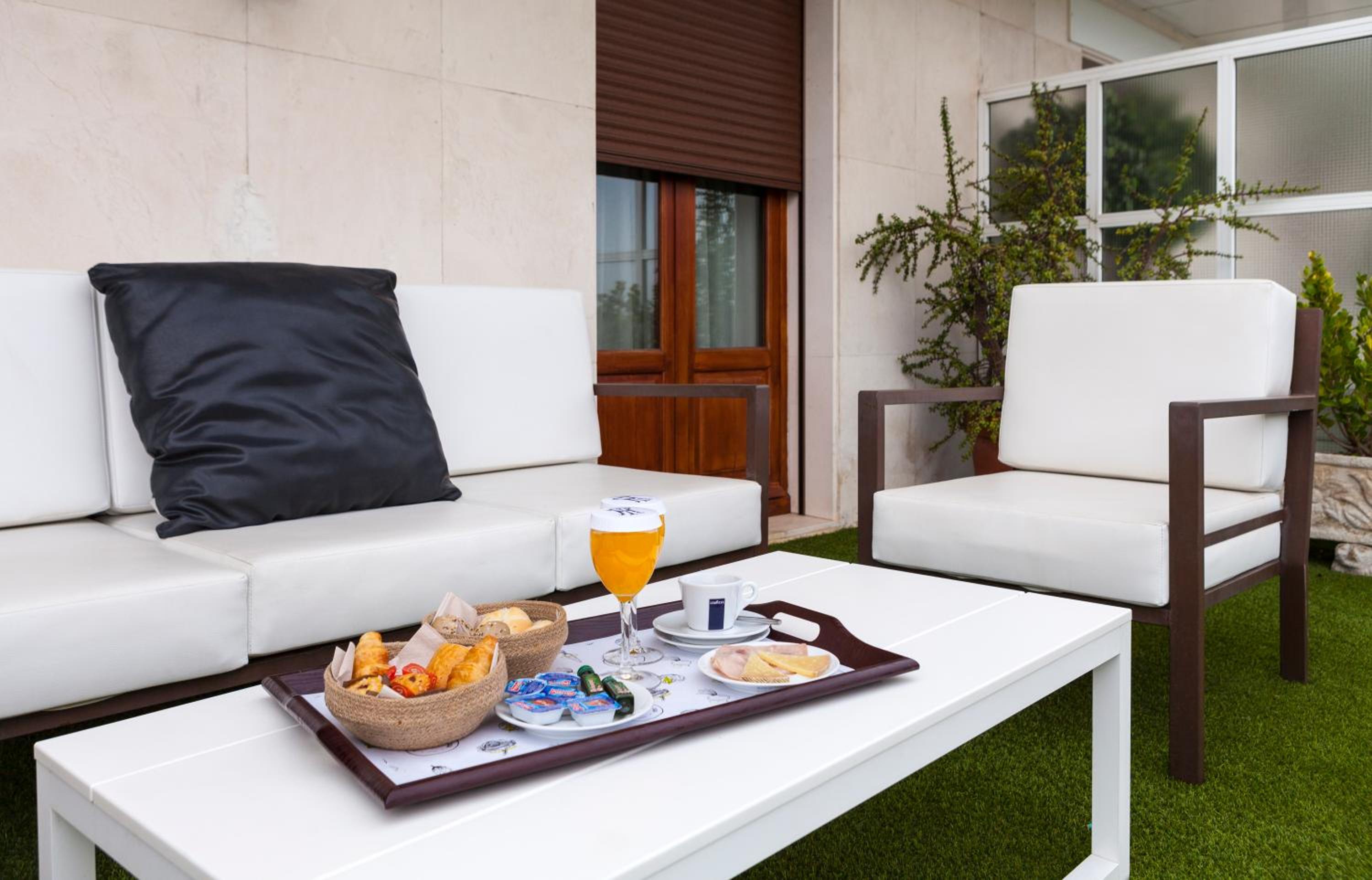 Deluxe Double Room with Terrace