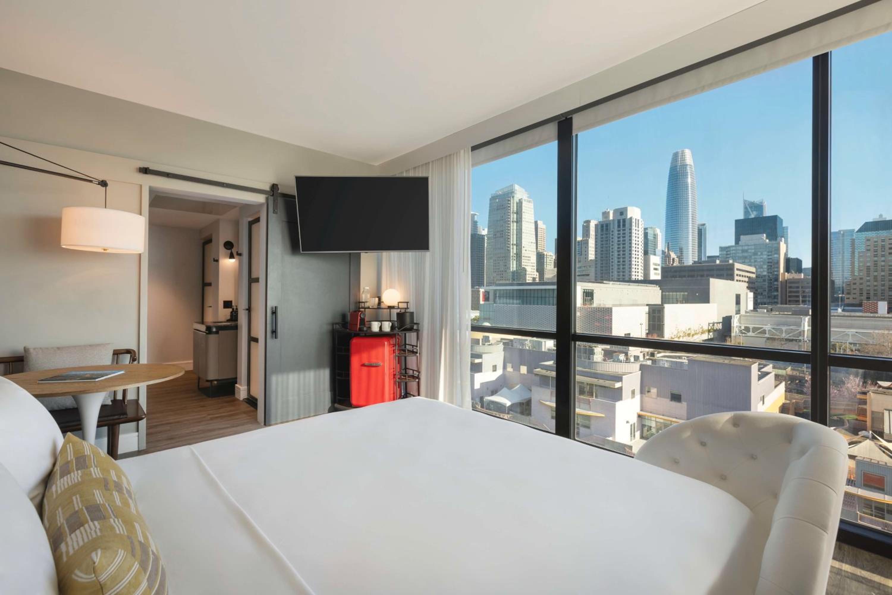 King Studio Suite with City View