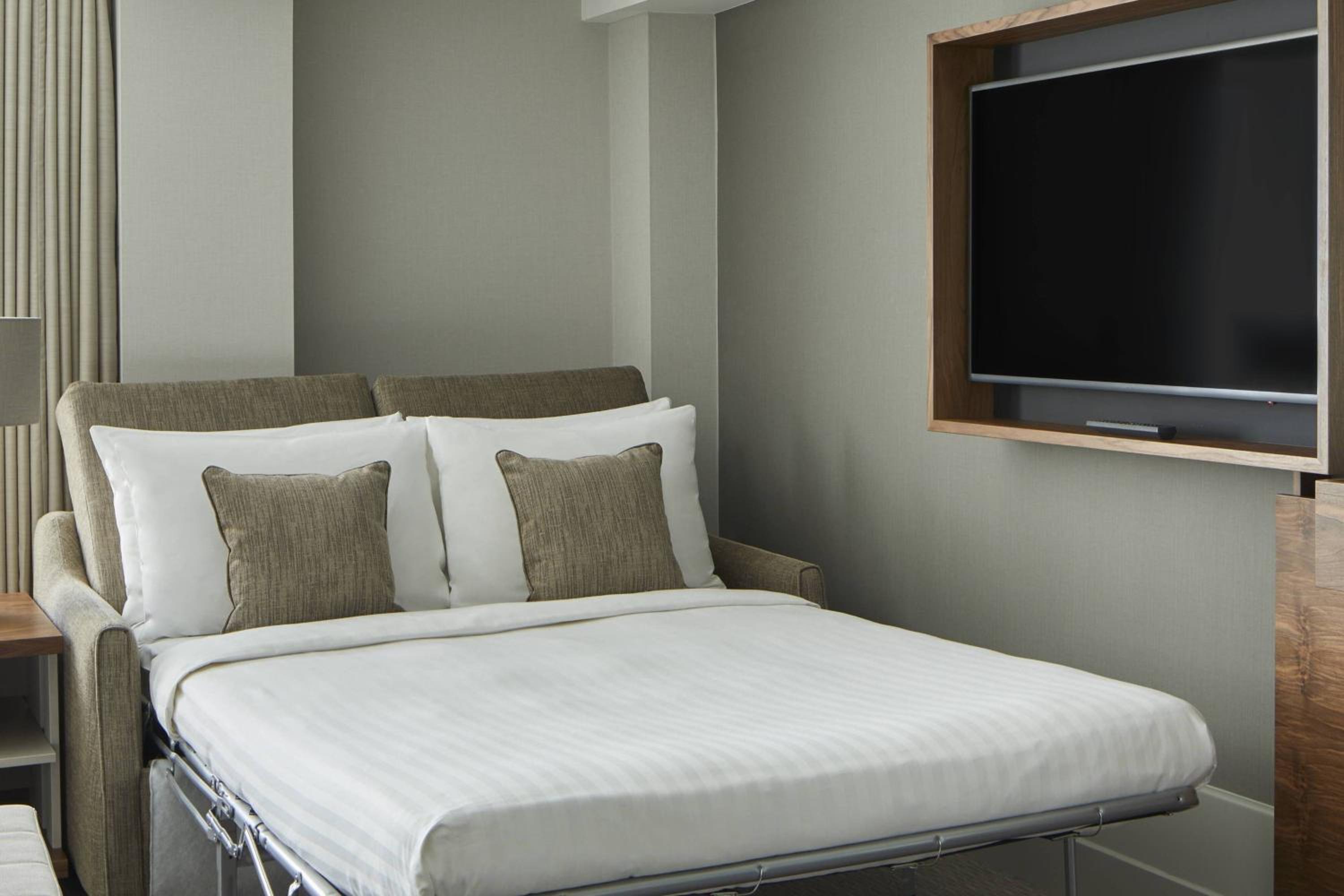 Junior Suite with Executive Lounge Access