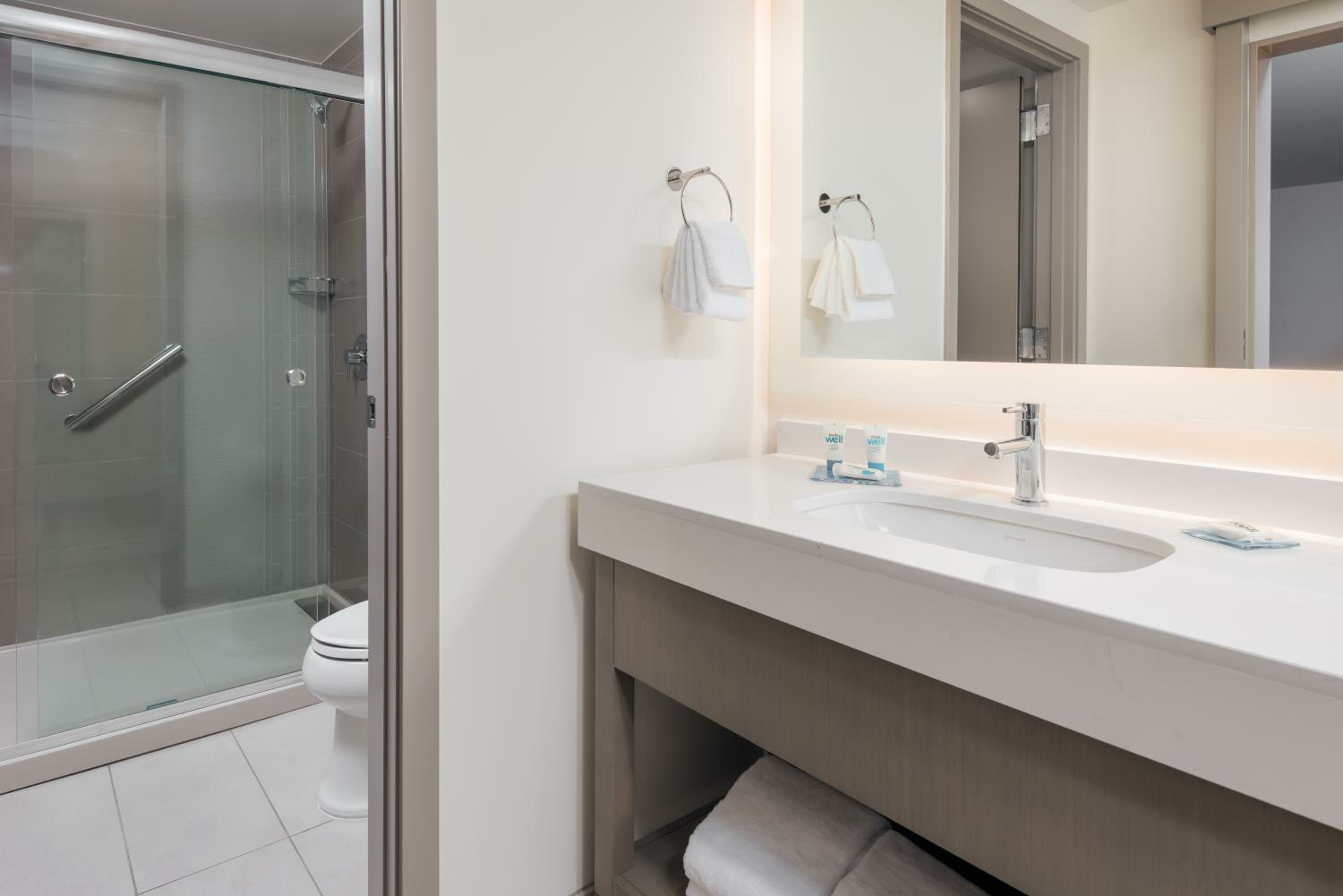 Den King Room - High Floor