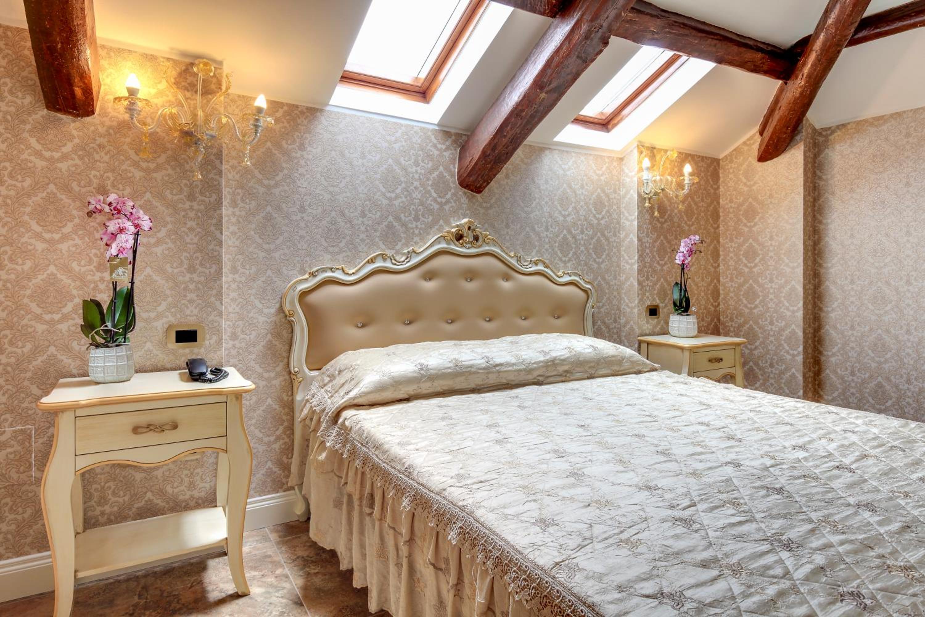 Double or Twin Room - Attic