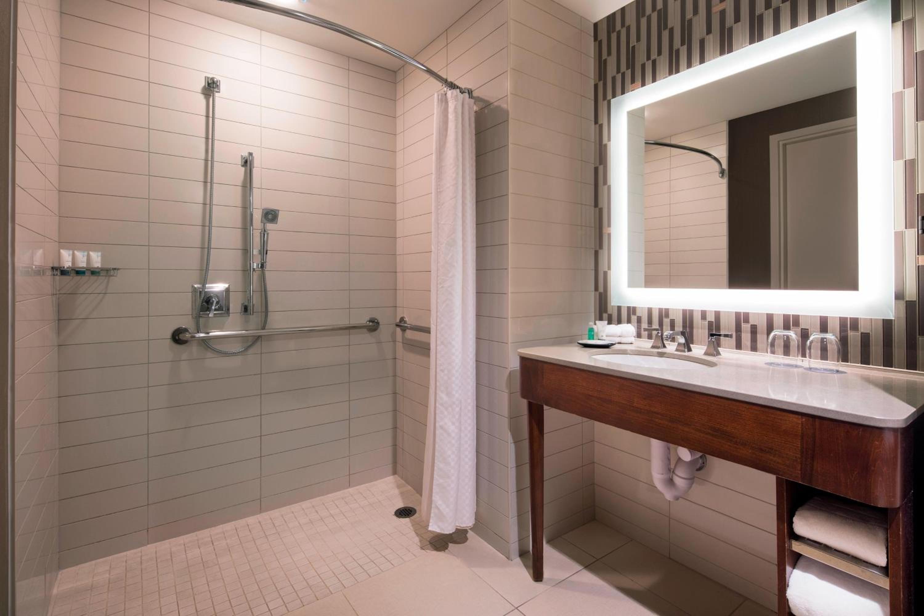 Deluxe Suite with King Bed