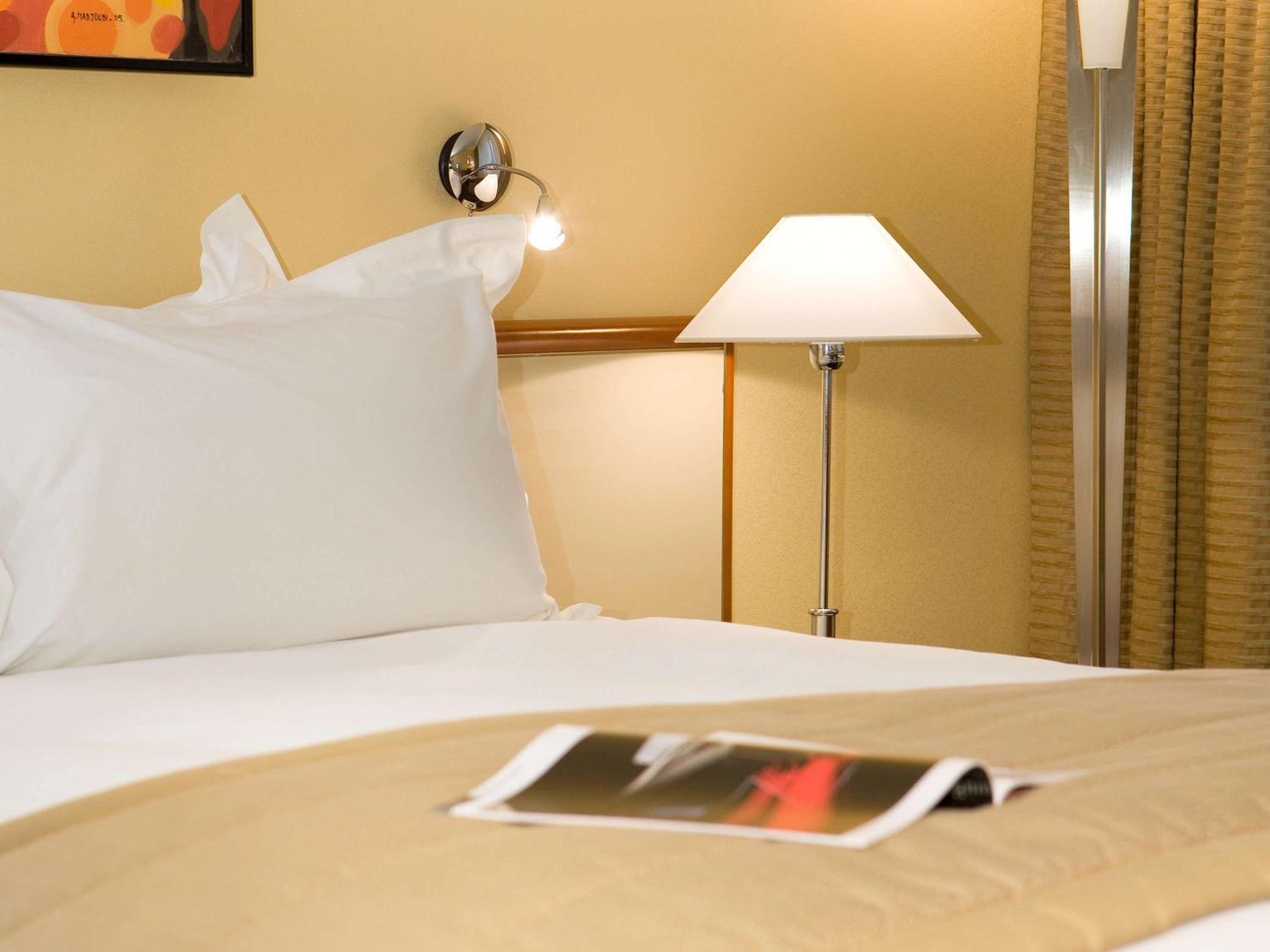 Luxury Club King Room with City View