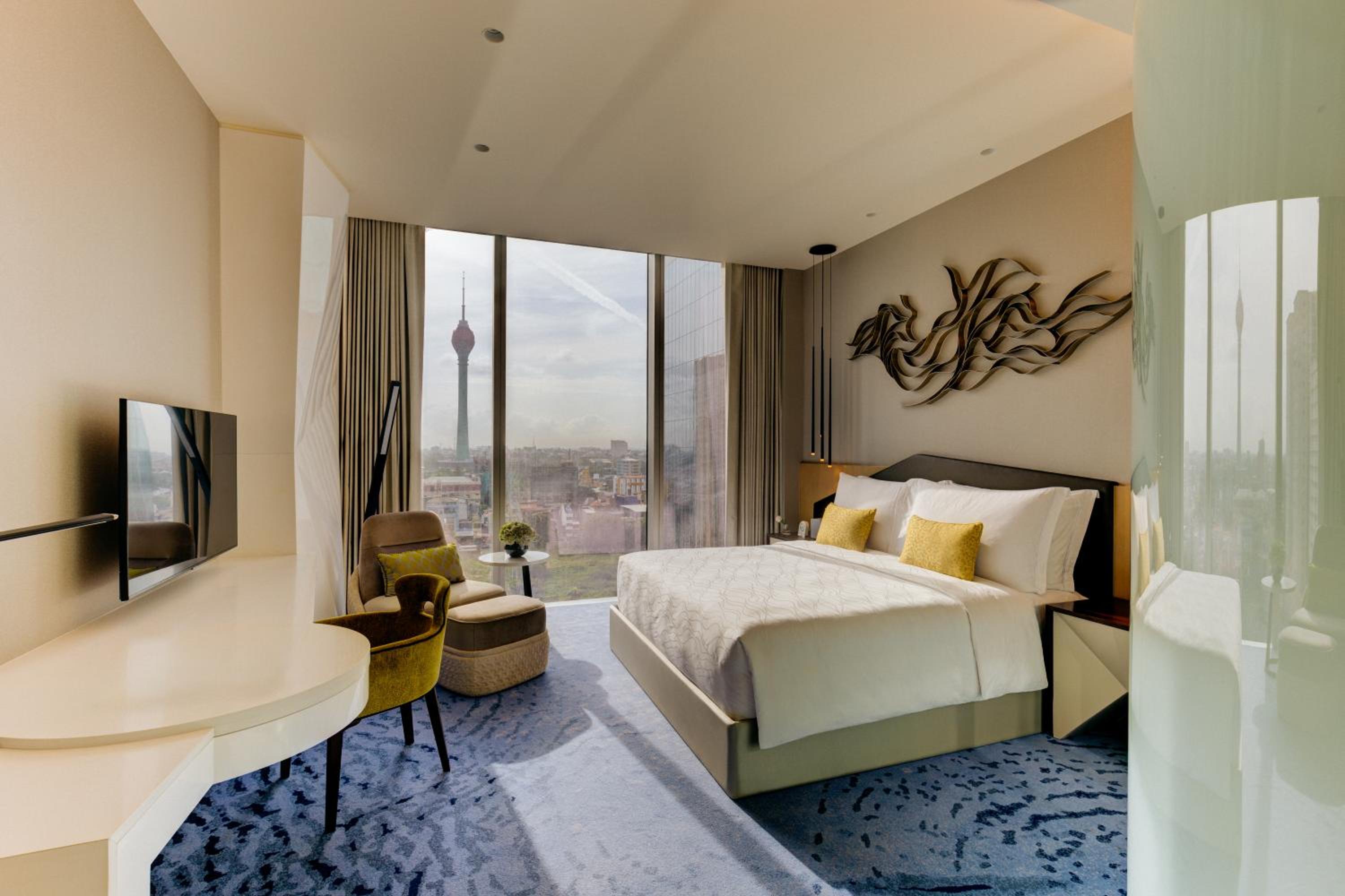 Premier Life Cityscape View King Room
