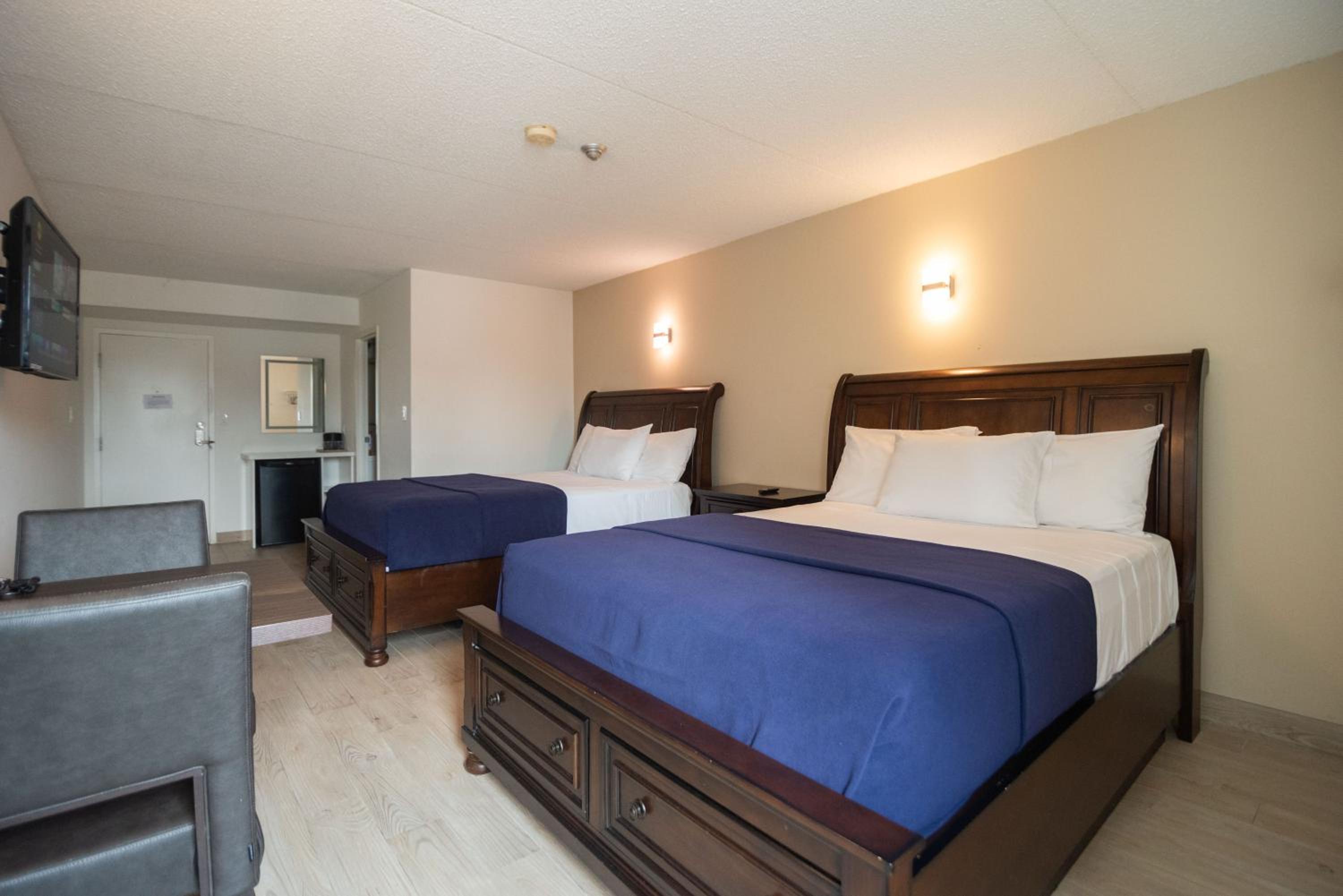 Executive Room with 2 Queen Beds 