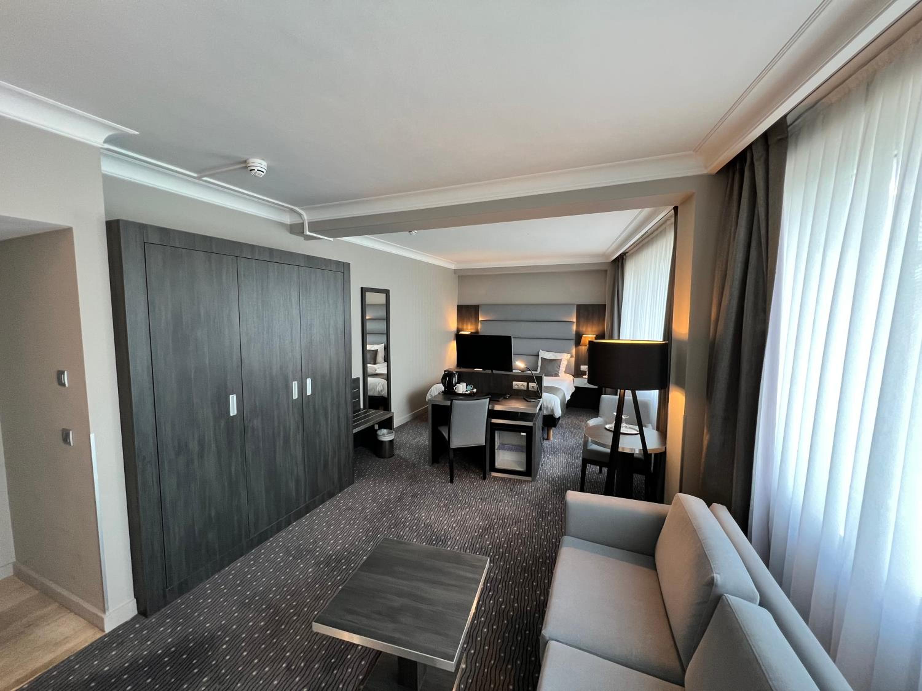 Executive Queen Room