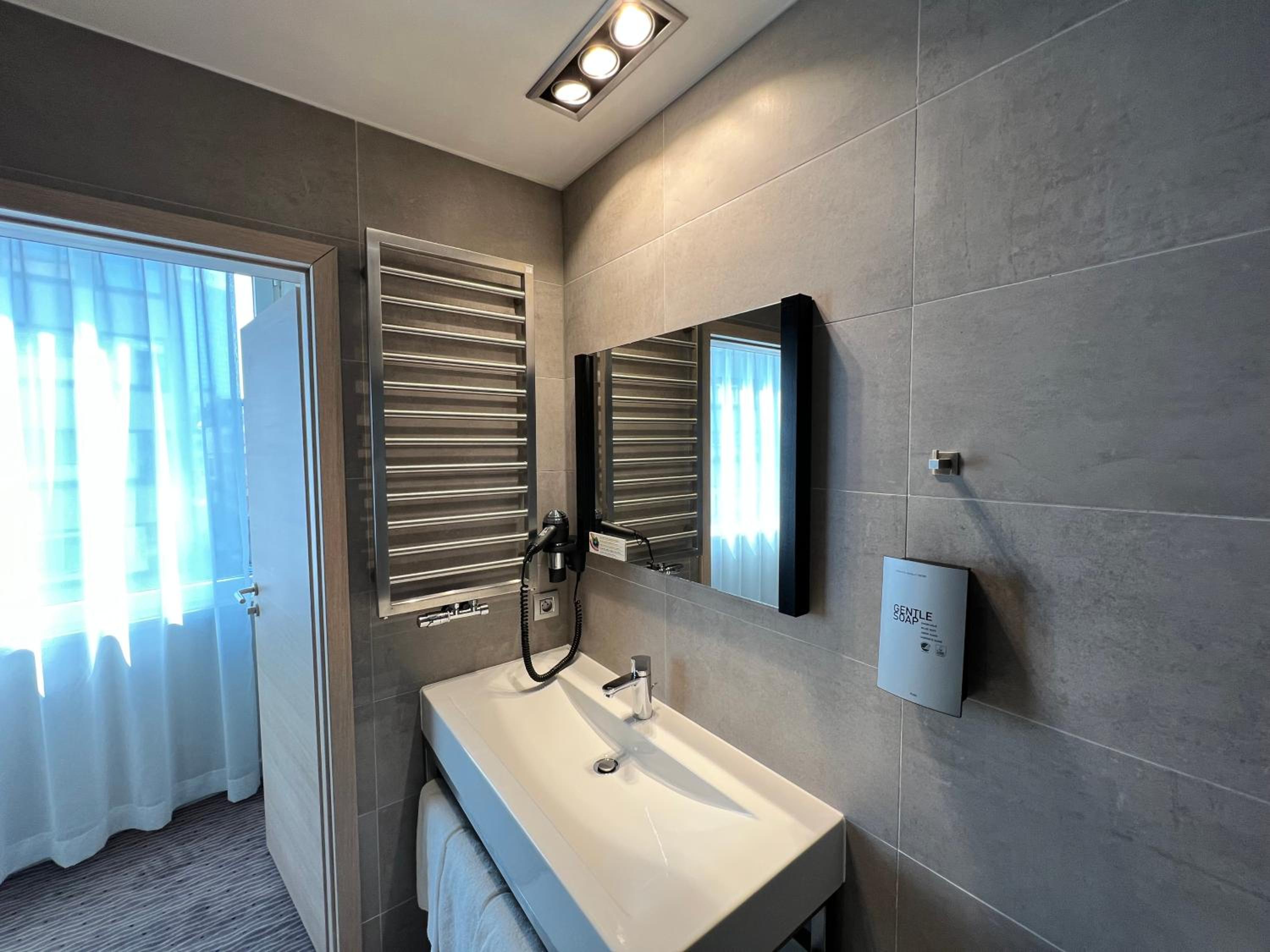 Executive Queen Room