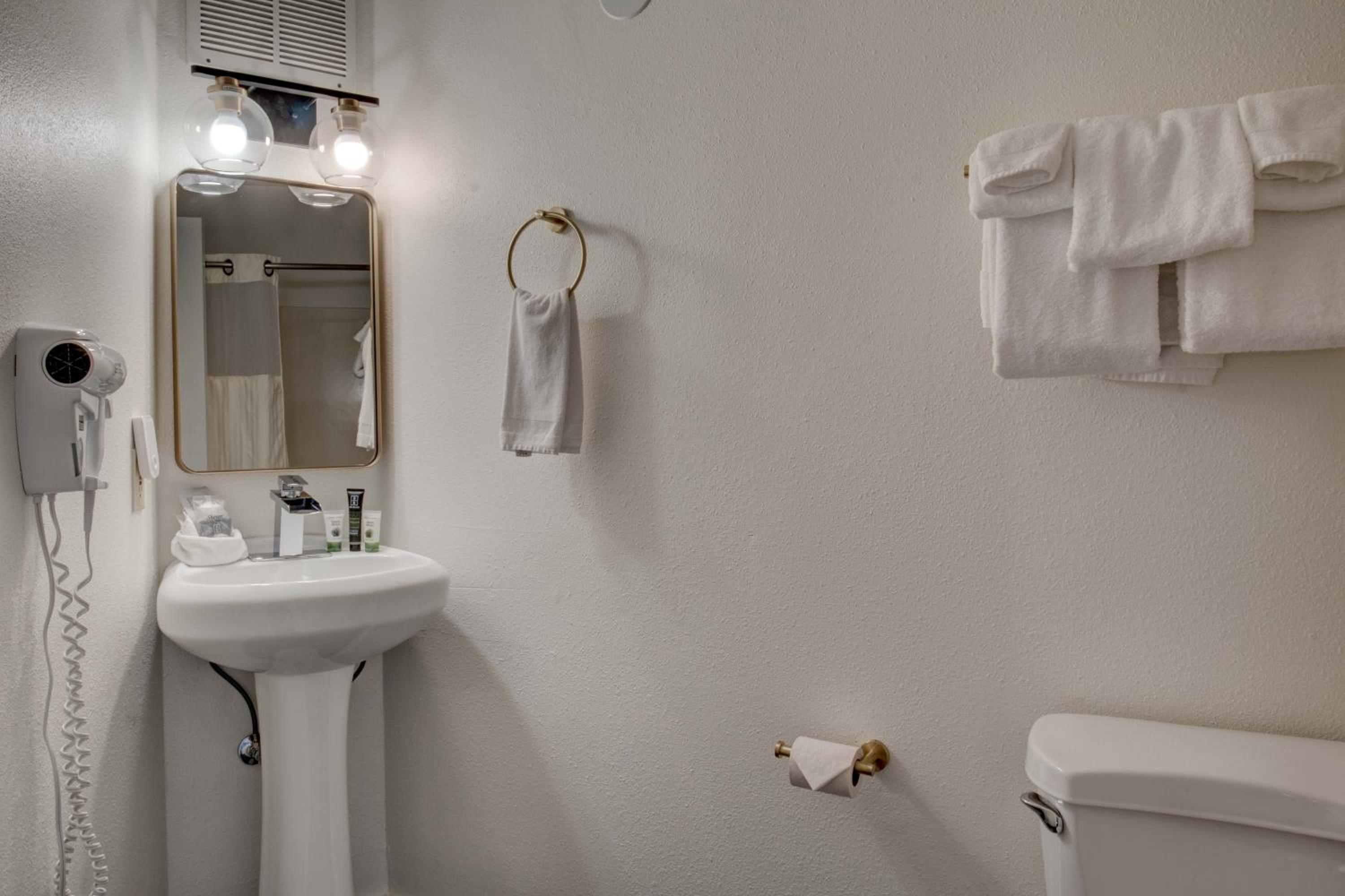 King Room with Balcony and Ocean View - Pet Friendly