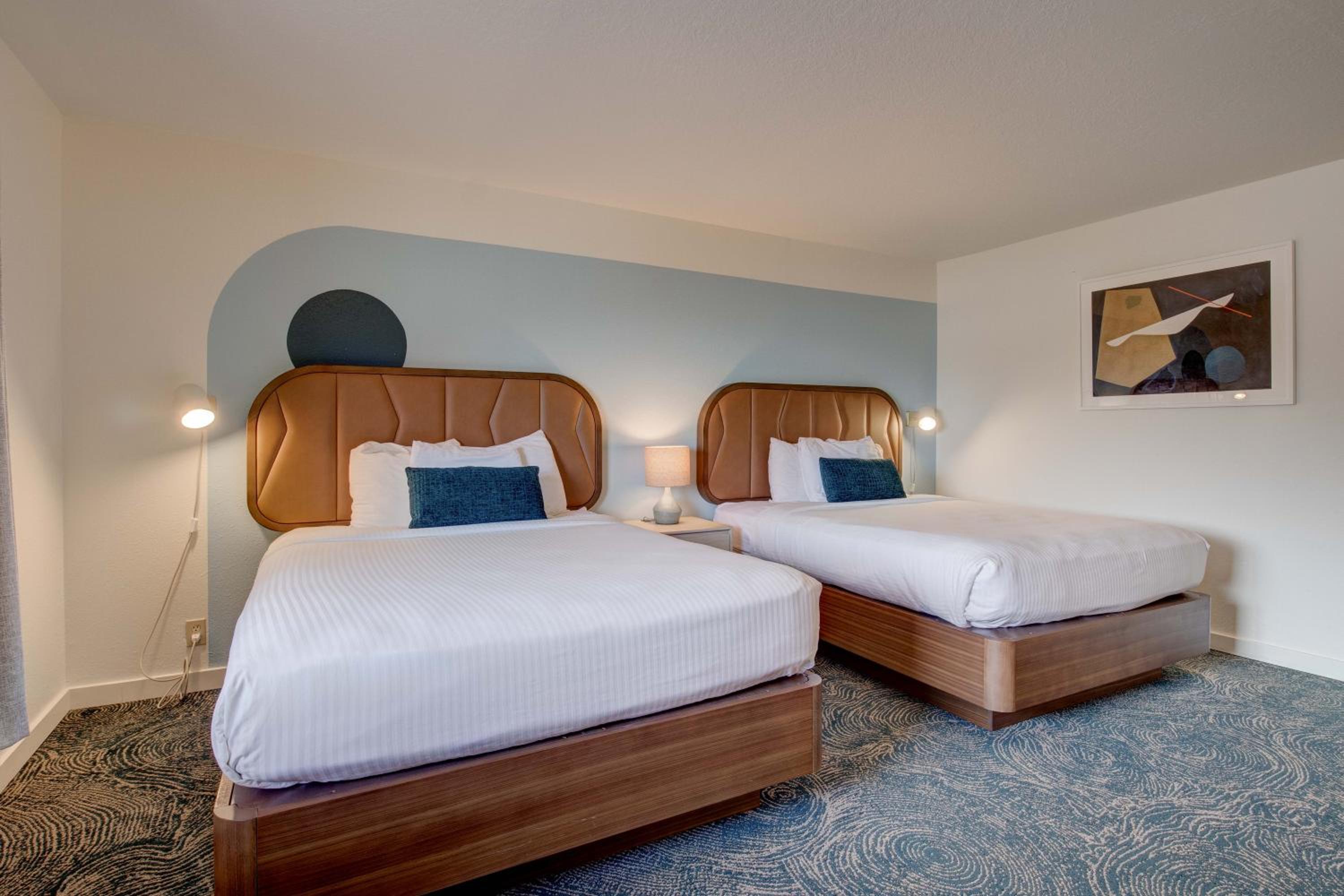 Queen Room with Two Queen Beds - Hillside View