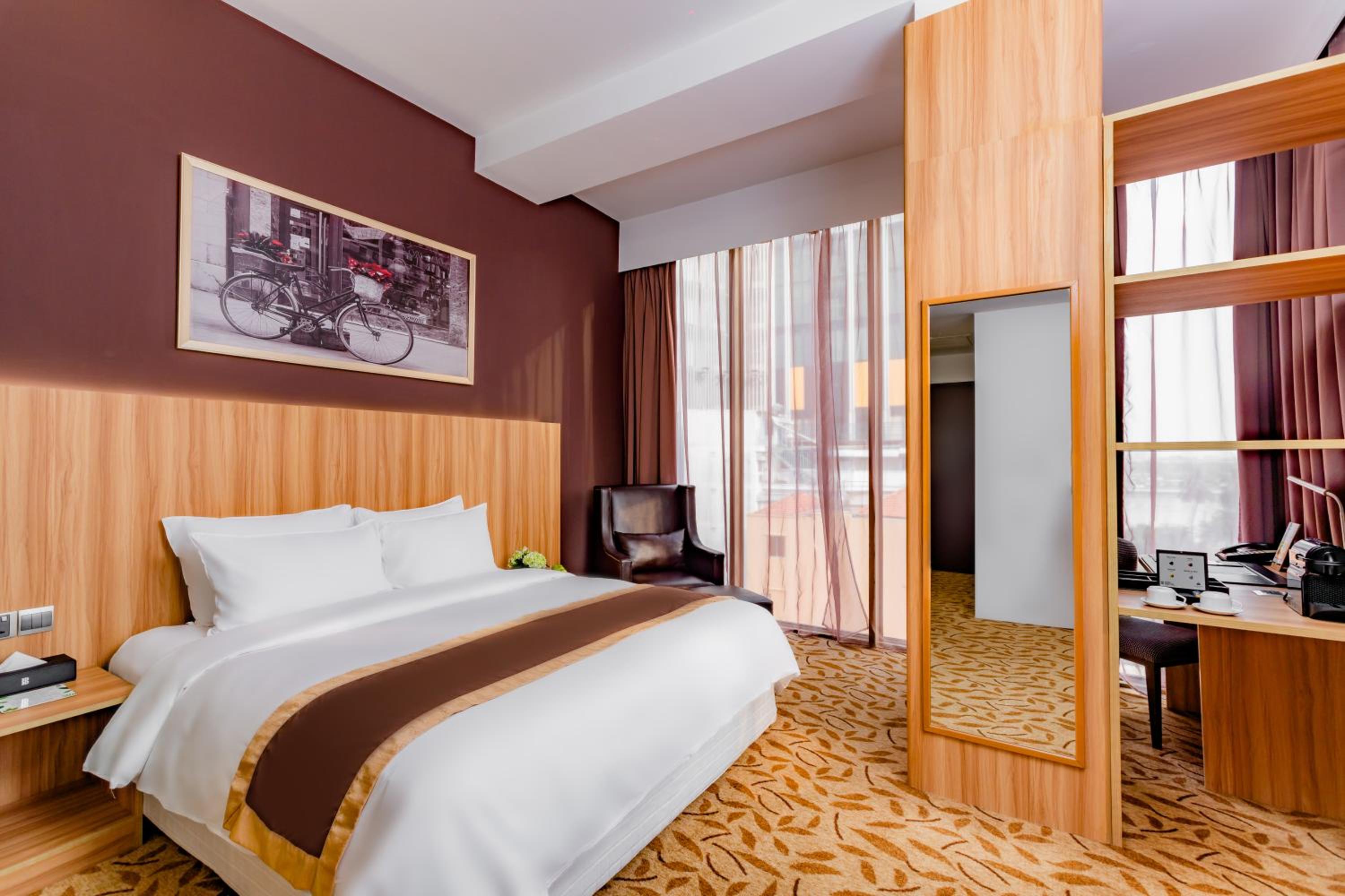 Business King Room