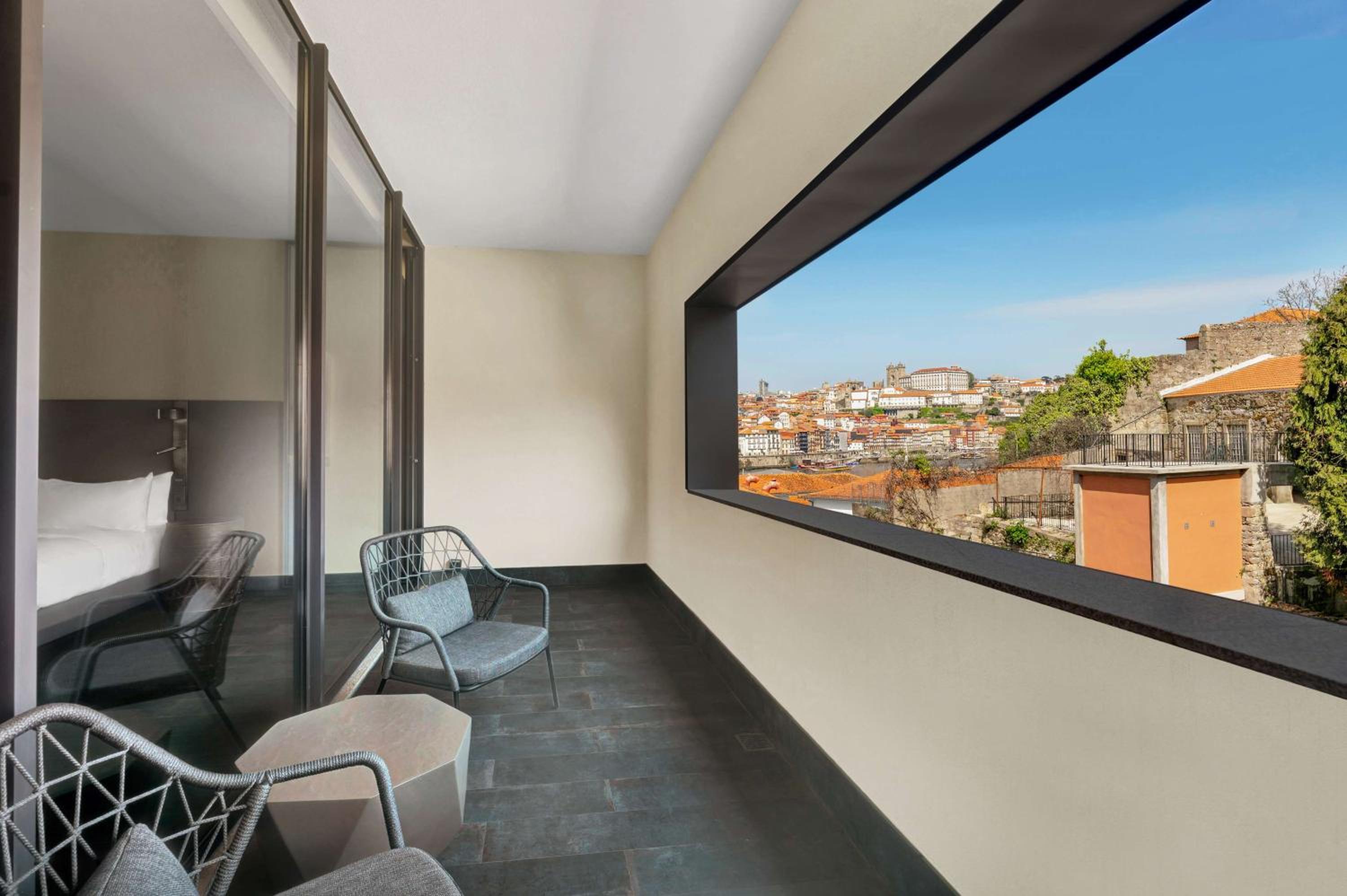 Deluxe King Room with Balcony