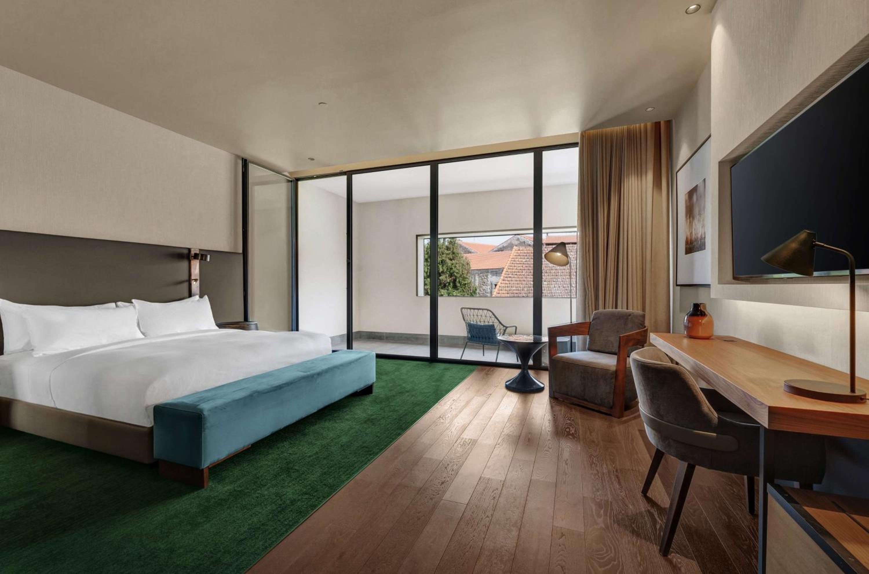 Deluxe King Room with Balcony